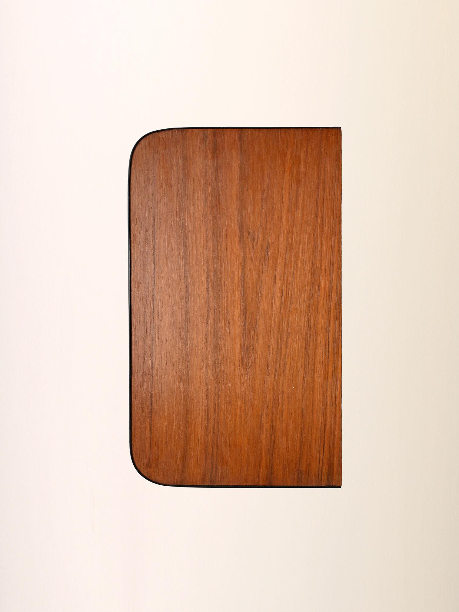Mid-20th Century Table de chevet suspendue en teck et métal en vente