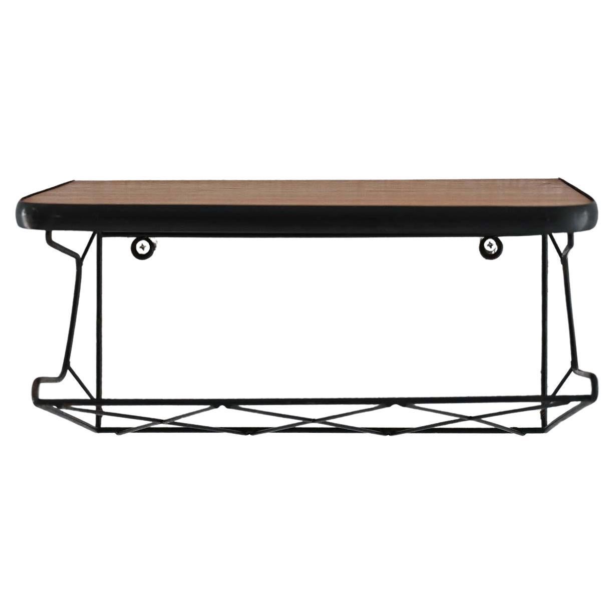 Comodino sospeso in teak e metallo