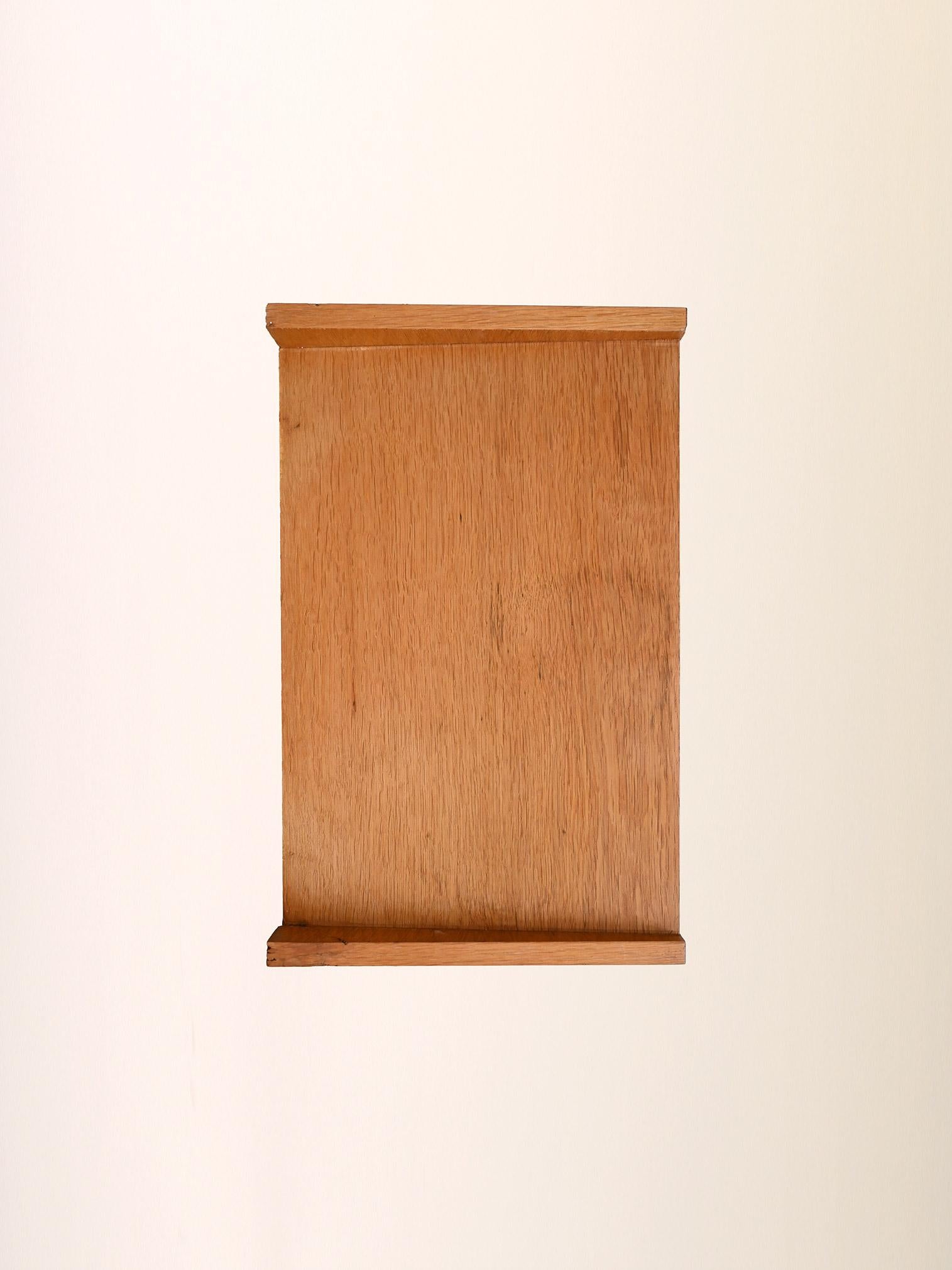 Comodino sospeso vintage scandinavo 1