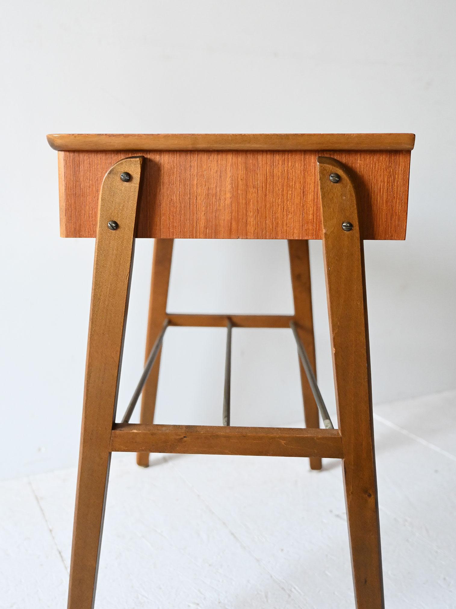 Bouleau Table de chevet suédoise 1960 en vente