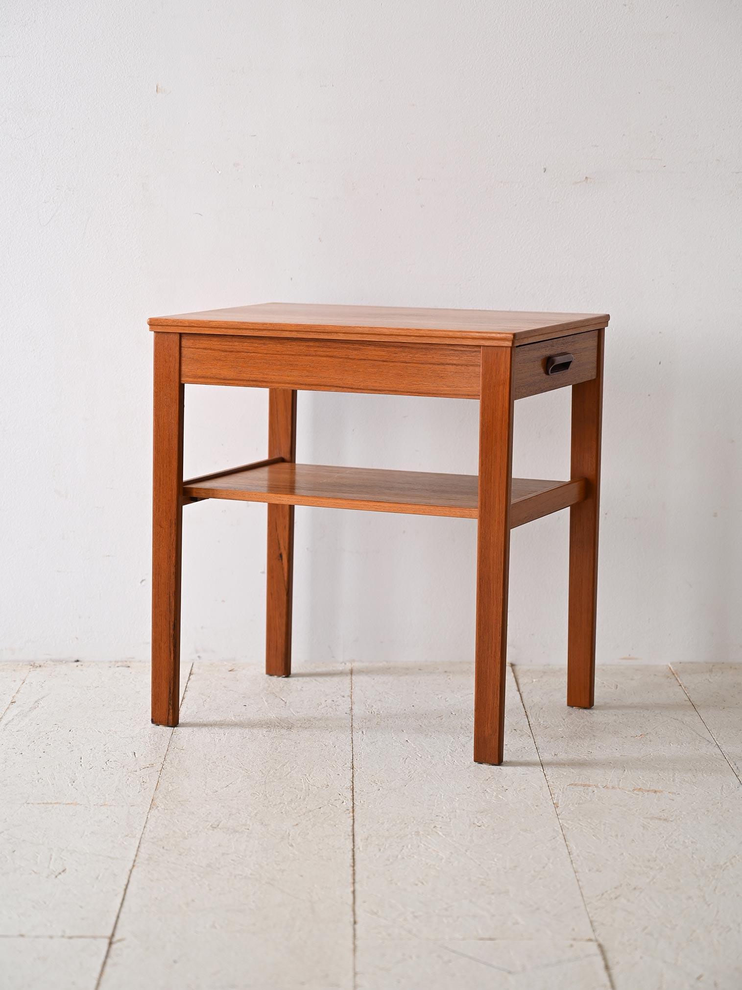 Scandinavian Modern Comodino svedese vintage