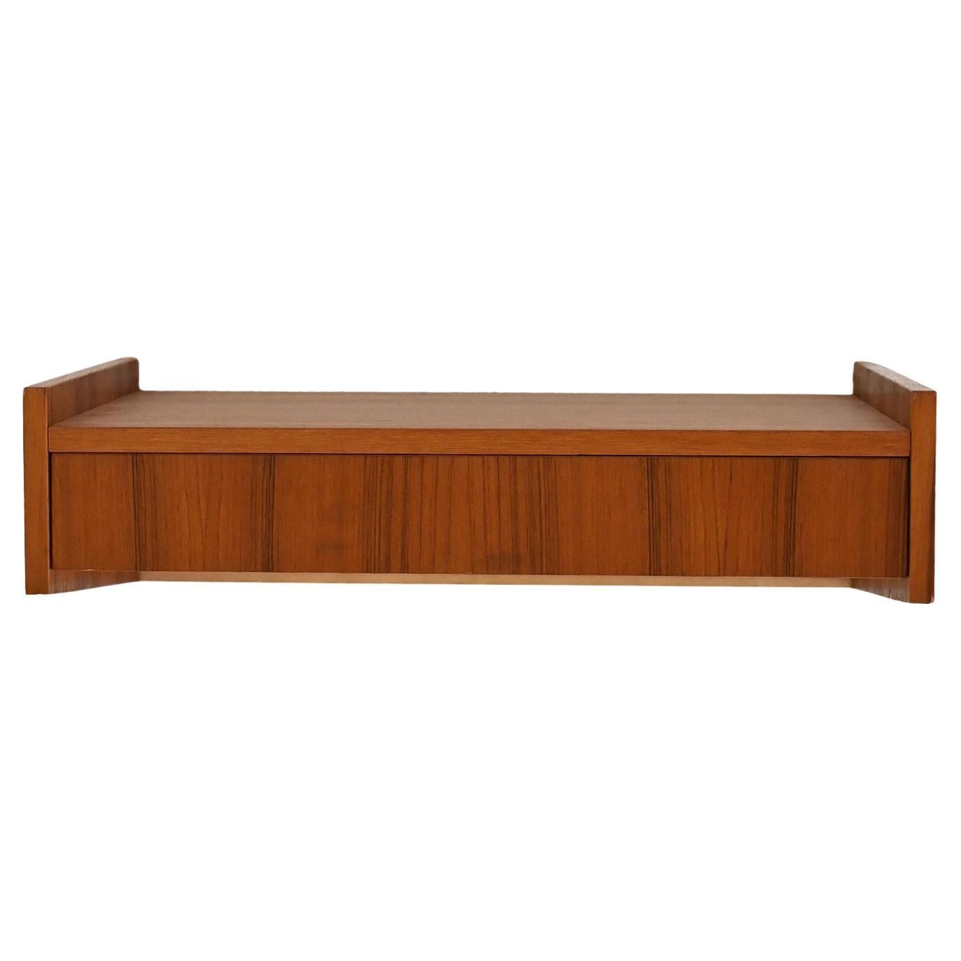 Table de chevet vintage à suspendre en vente