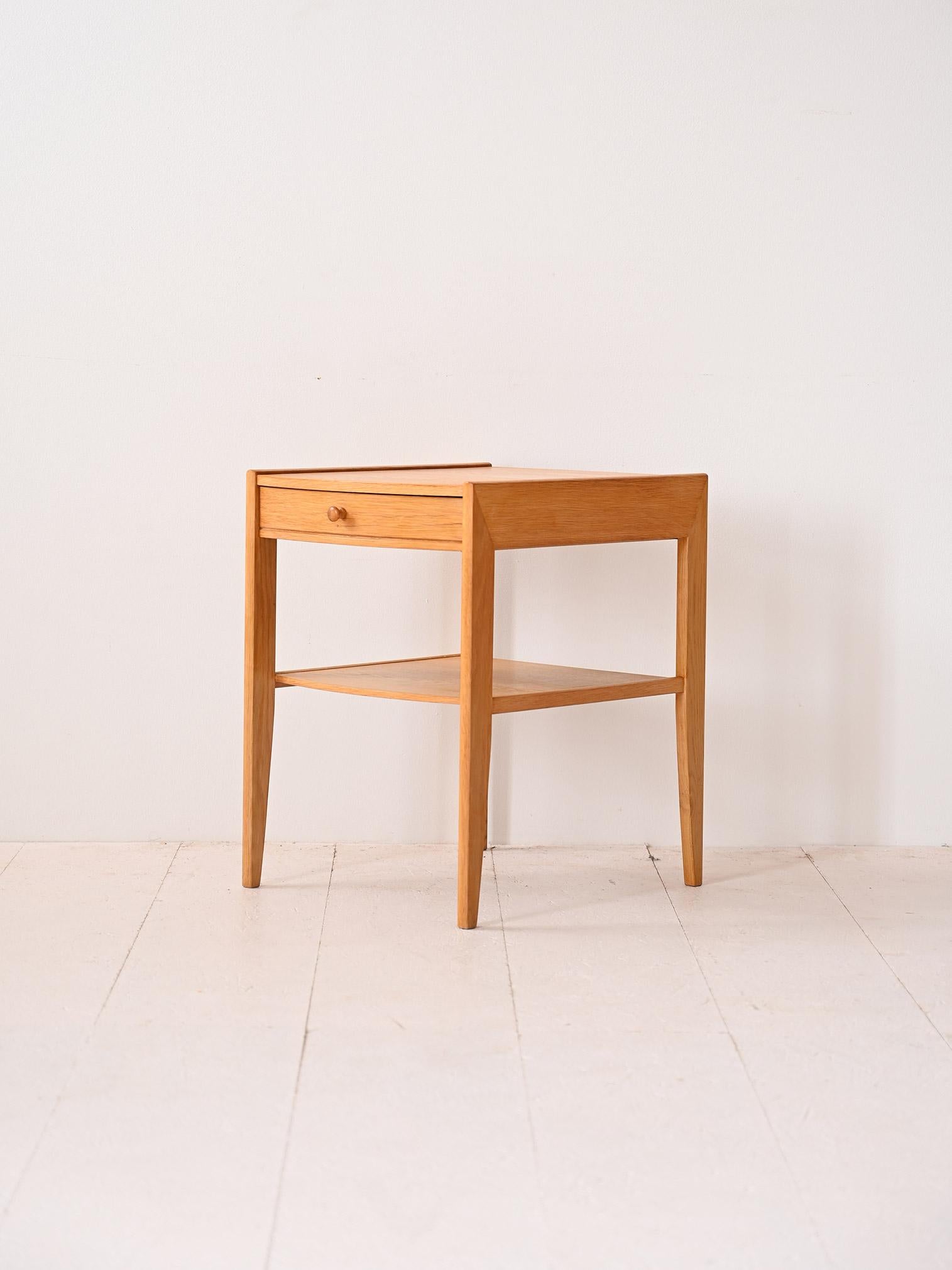 Scandinavian Comodino vintage in rovere in vendita