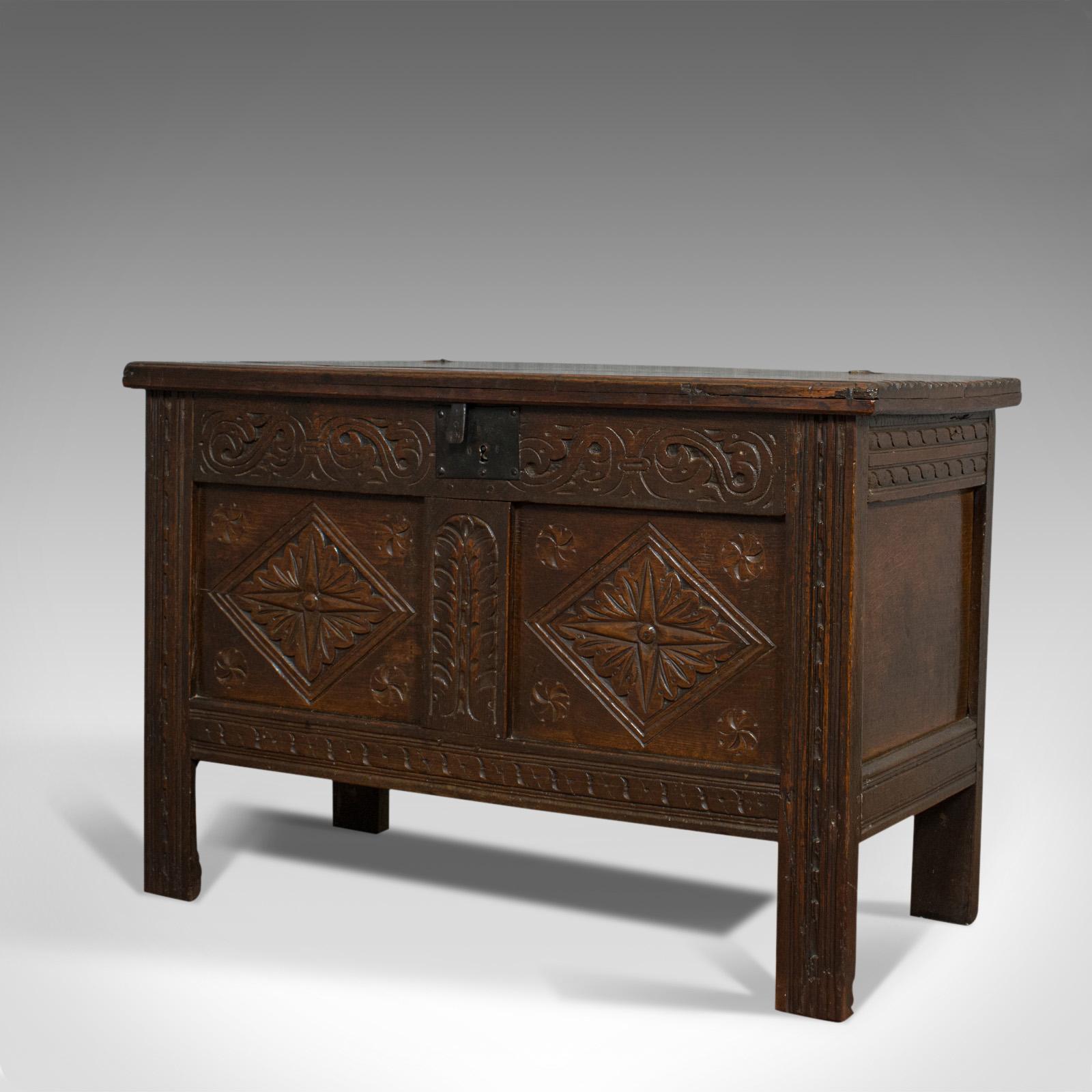 Compact Antique Coffer, English, Oak, Chest, Trunk, Early Georgian, circa 1720 In Good Condition In Hele, Devon, GB