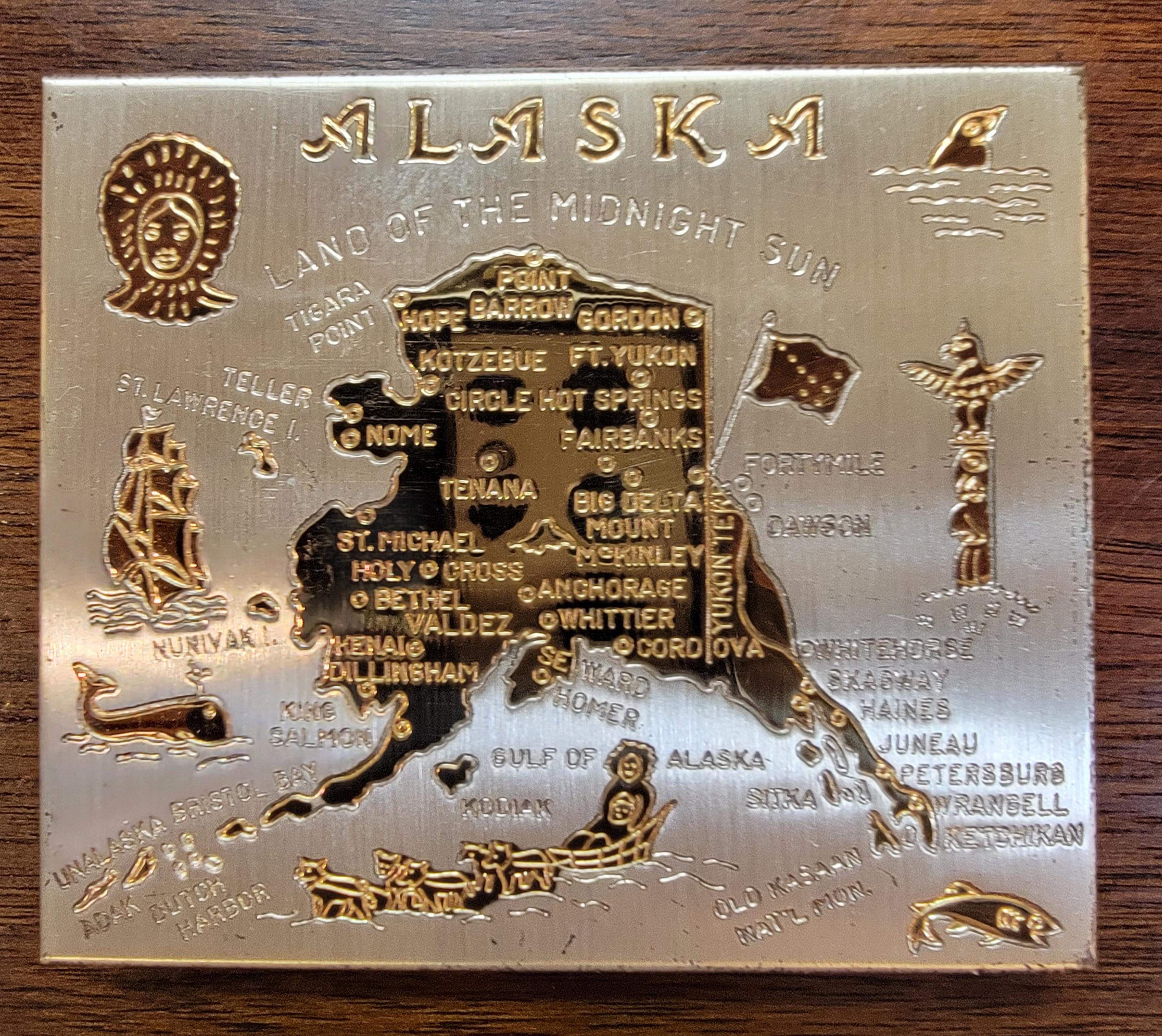 Mid-Century Modern Compact by RITZ Carte de l'Alaska en vente