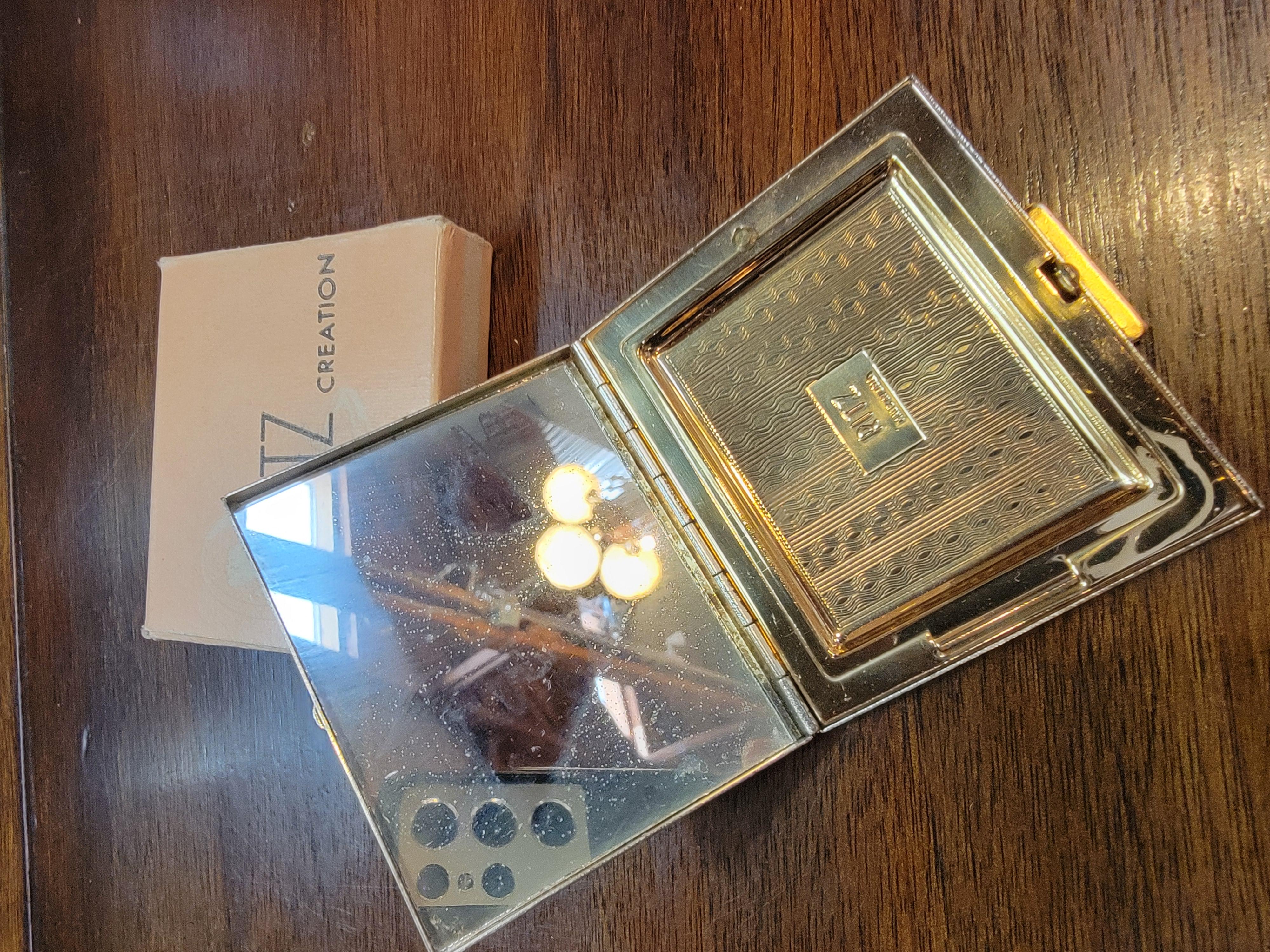 Compact by RITZ Carte de l'Alaska Bon état - En vente à Fulton, CA