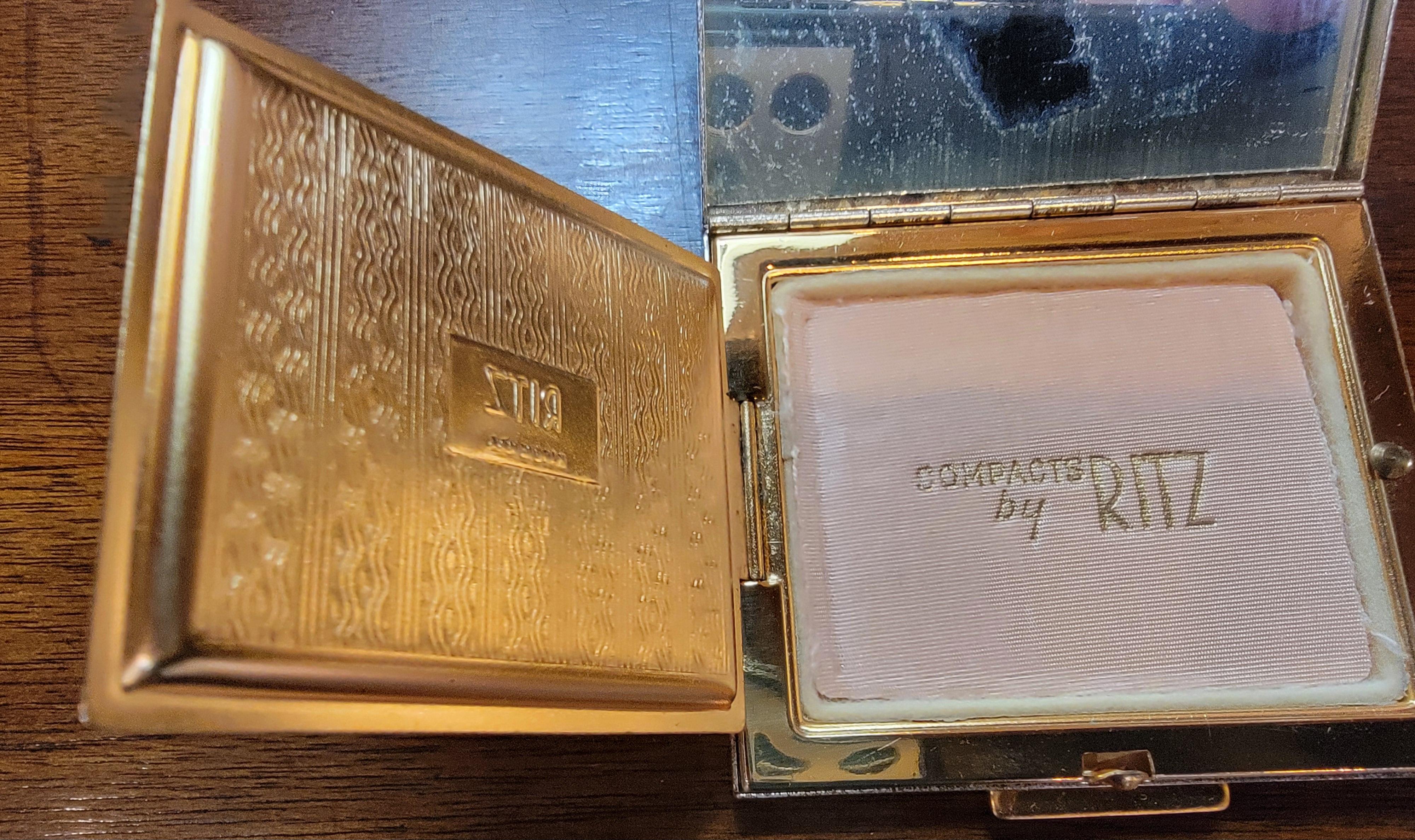 20ième siècle Compact by RITZ Carte de l'Alaska en vente