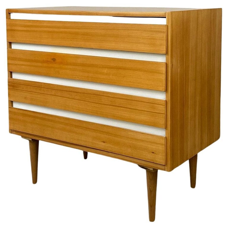 Commode compacte d'American of Martinsville En vente sur 1stDibs