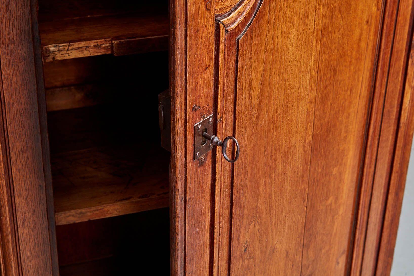 Quercia Compatto Inizio del XIX secolo. Armadio Oak in vendita