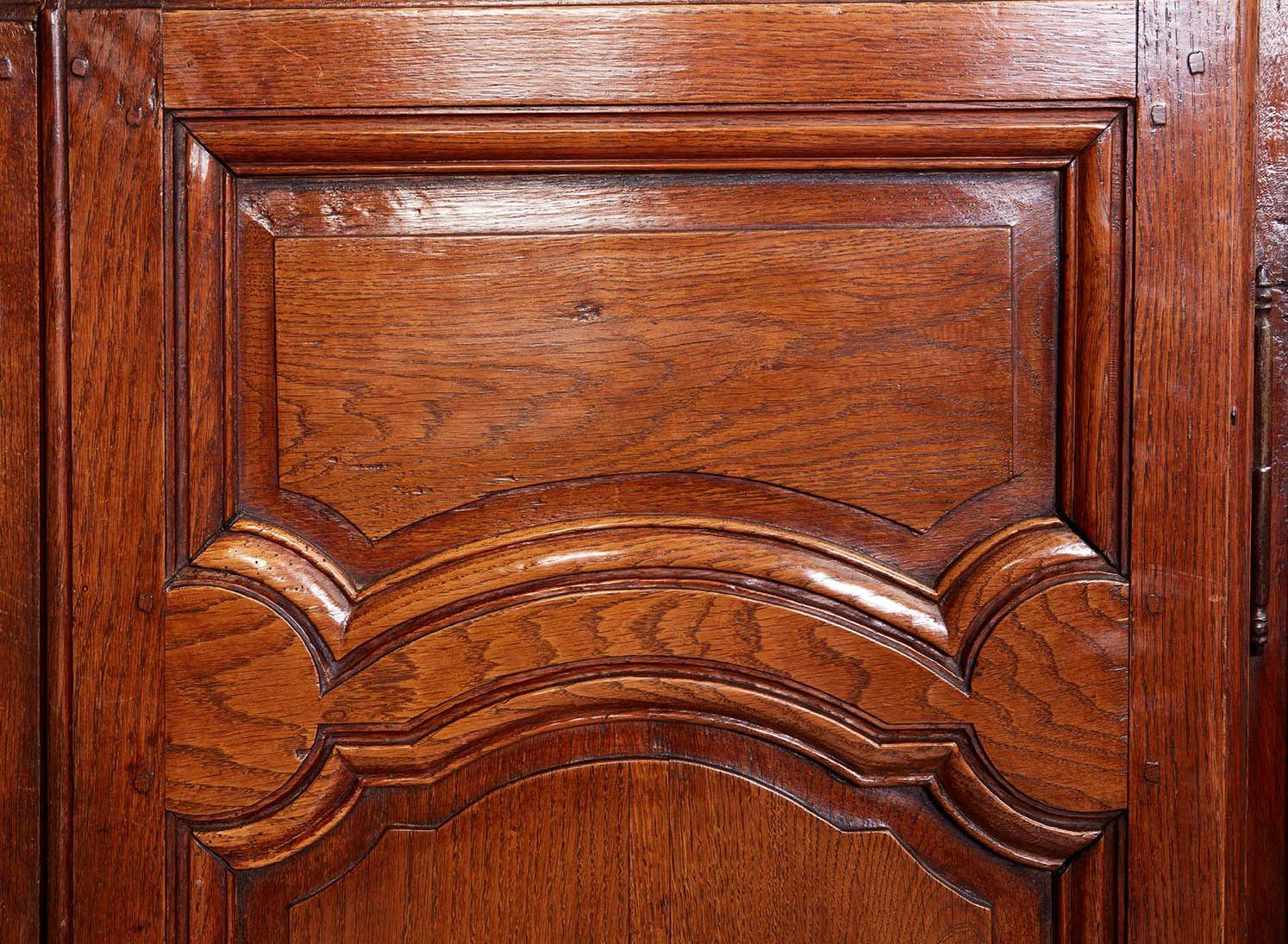 Compatto Inizio del XIX secolo. Armadio Oak in vendita 4