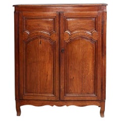 Compact Early 19th c. Oak Cupboard