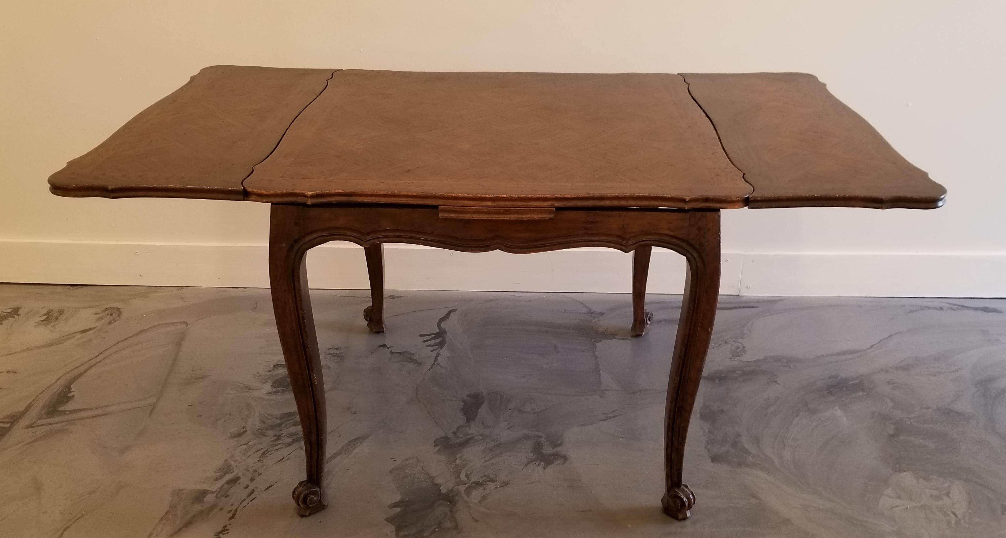 Compact French Provincial Draw-Leaf Dining Table For Sale 6