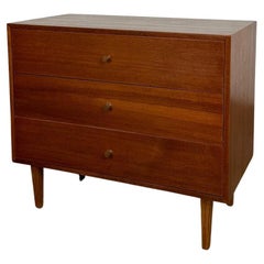 Compact Midcentury Chest of Drawers