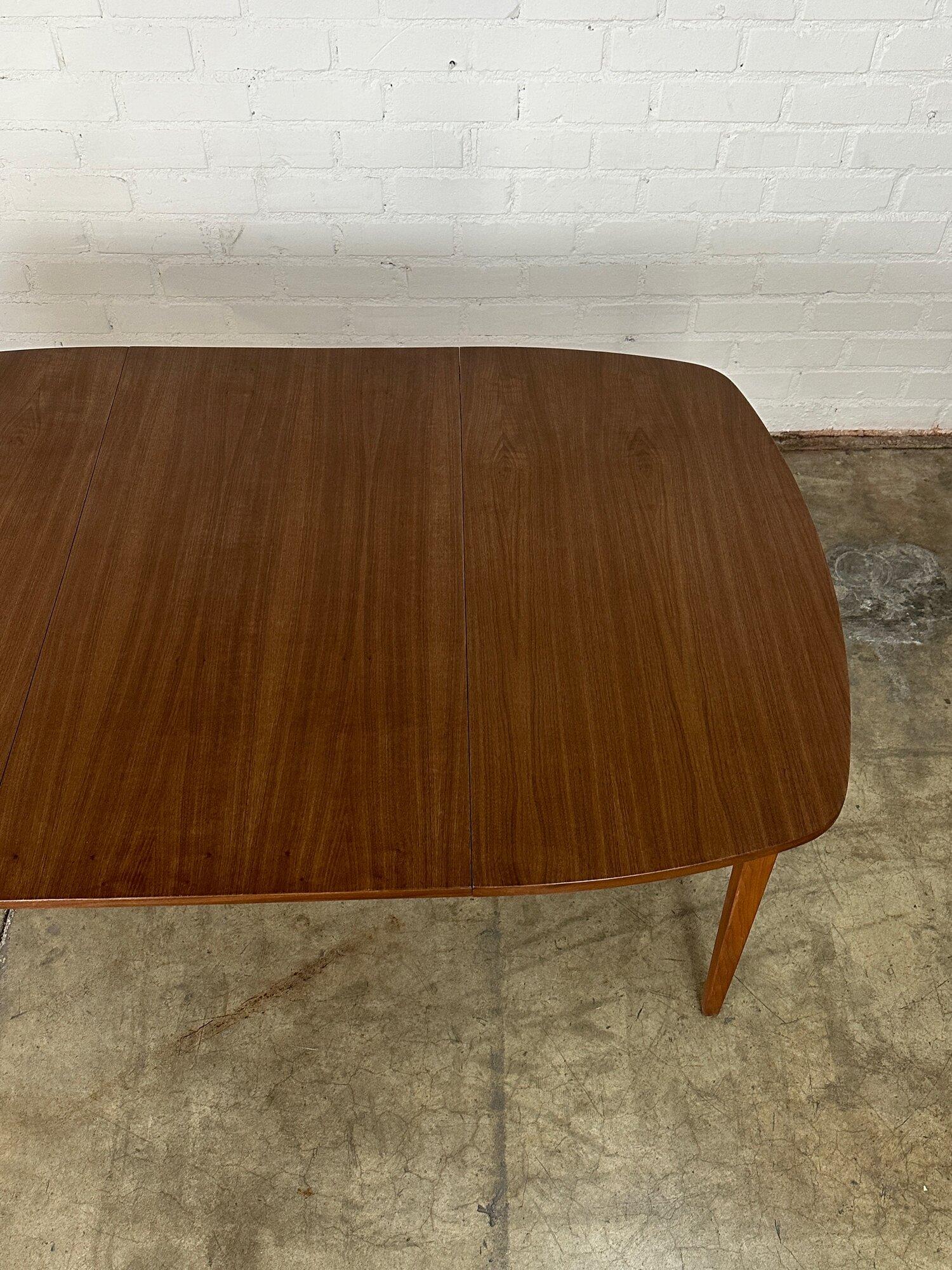 Compact mid century dining table For Sale 4