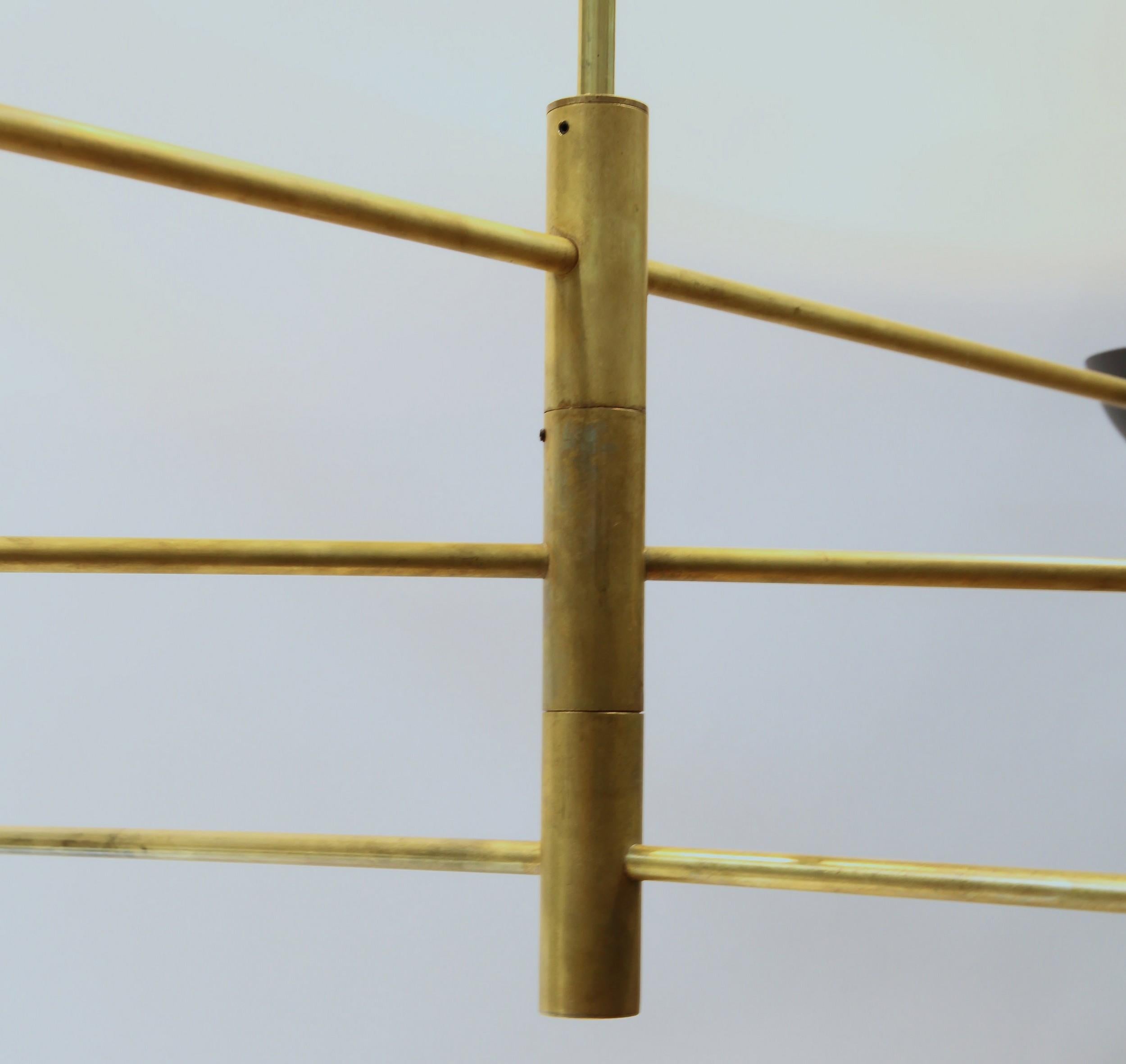 Métal Lustre compact en laiton Orbitale à 3 bras rotatifs et équilibrés, à plafond bas en vente