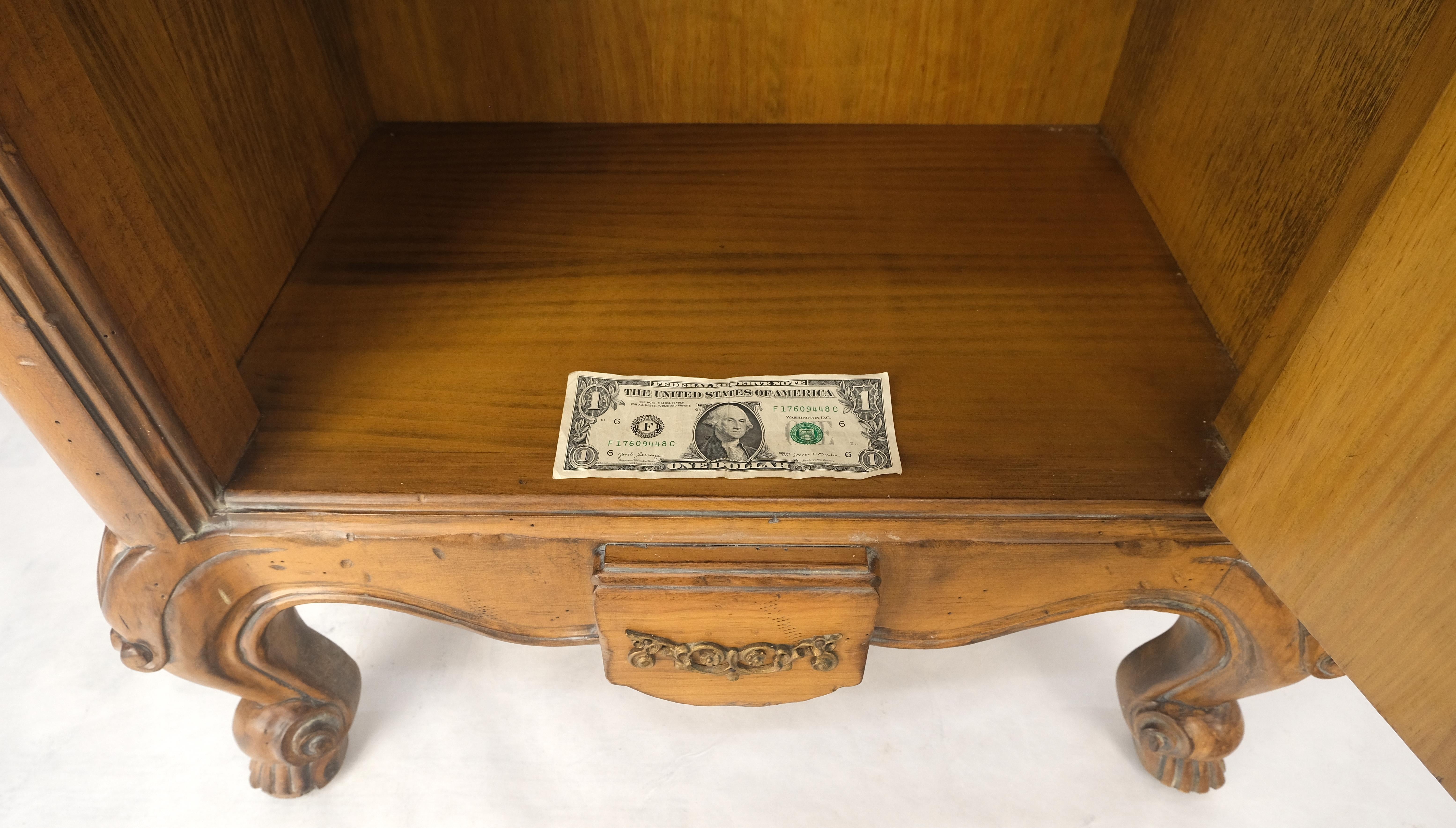 Cabinet Curio Italiano Compatto Regency ad un'anta intagliata largo 26