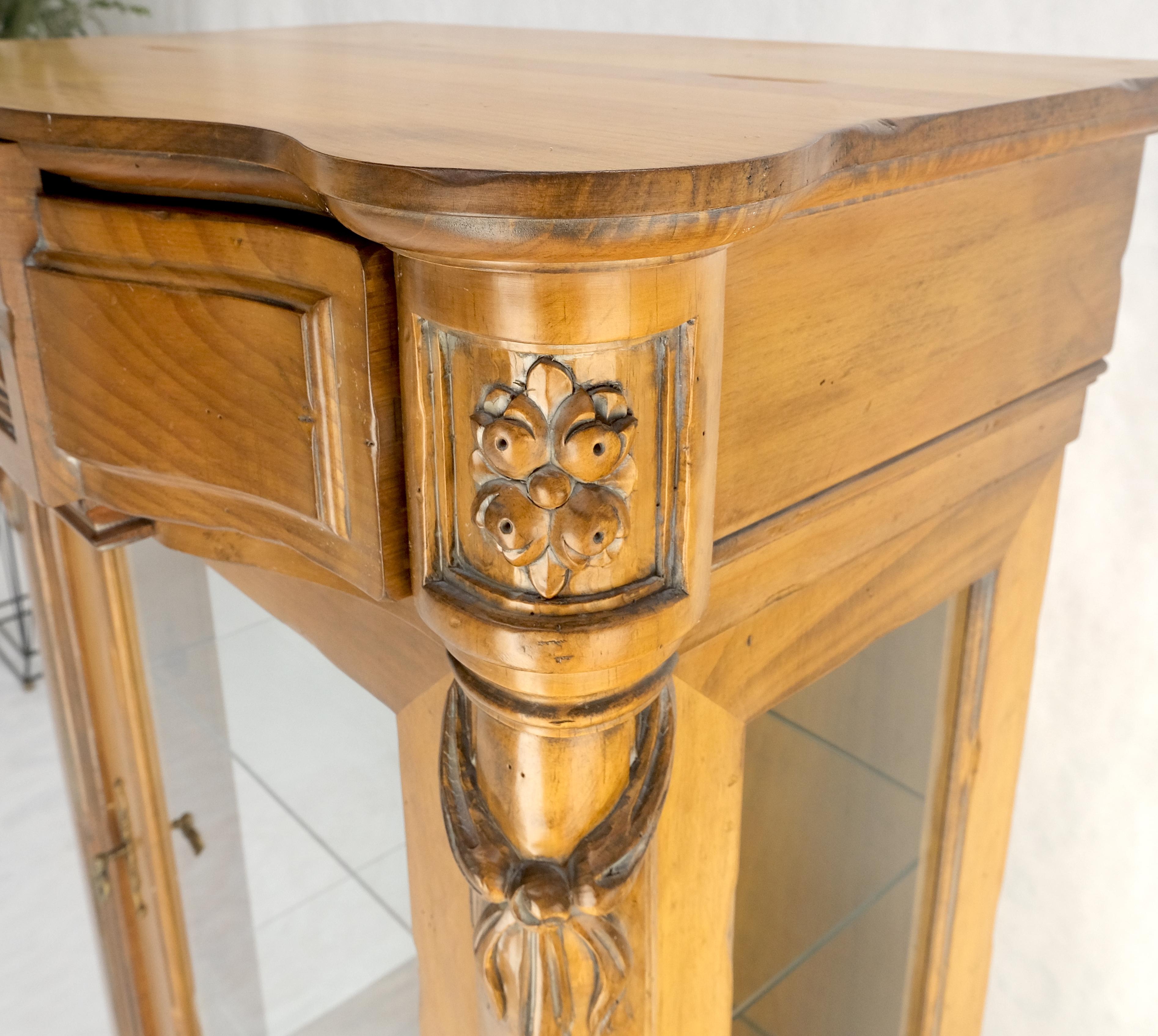 Cabinet Curio Italiano Compatto Regency ad un'anta intagliata largo 26
