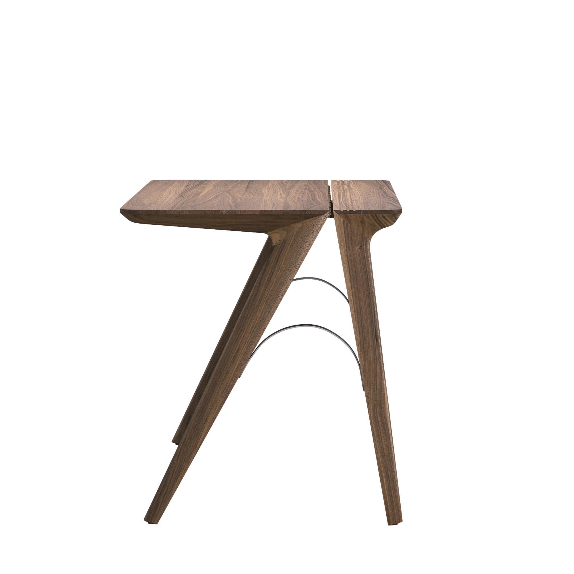 XXI secolo e contemporaneo Scrivania compatta e sottile realizzata a mano in Oak Oak naturale e con struttura ad arco in metallo in vendita