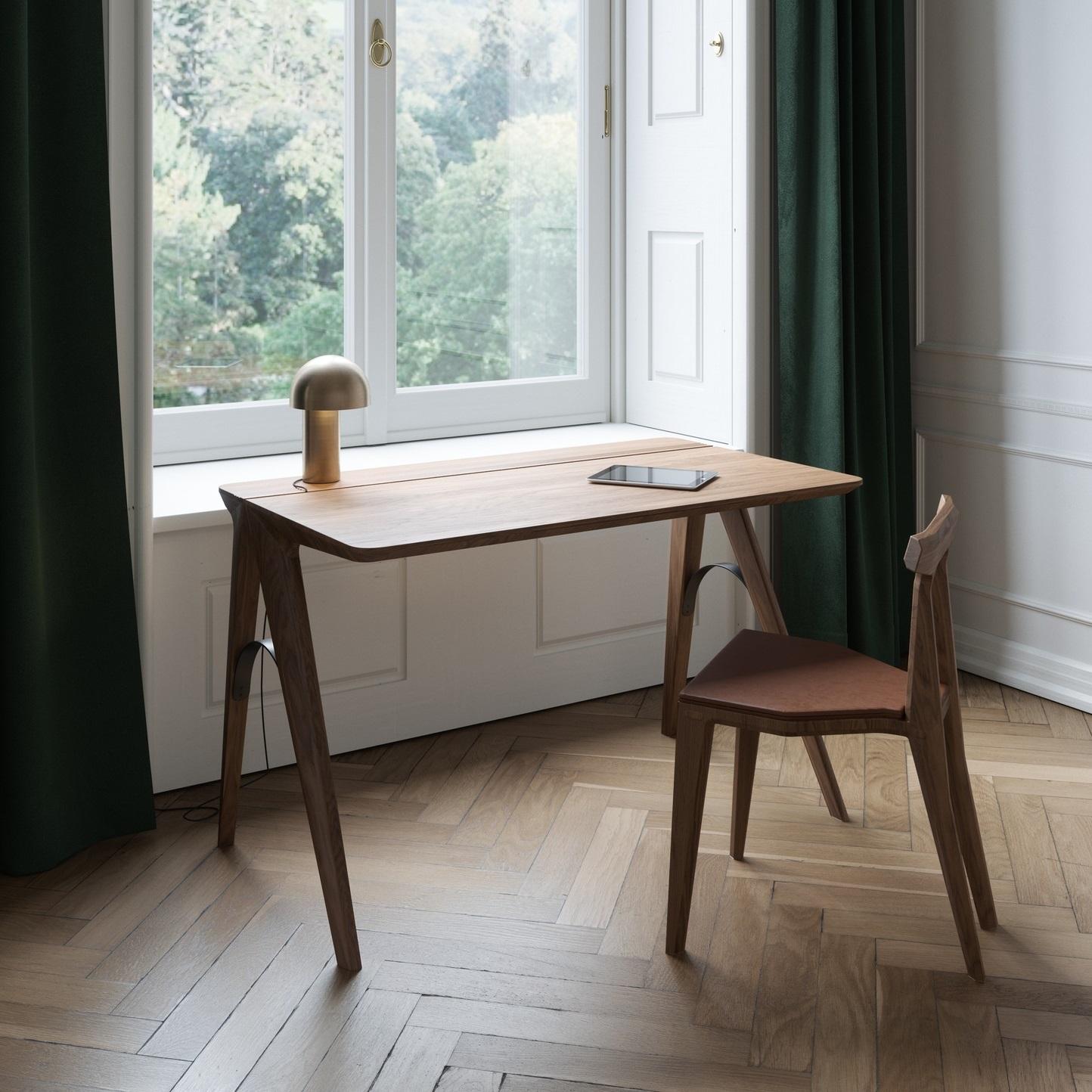 Scrivania compatta e sottile realizzata a mano in Oak Oak naturale e con struttura ad arco in metallo in vendita 1