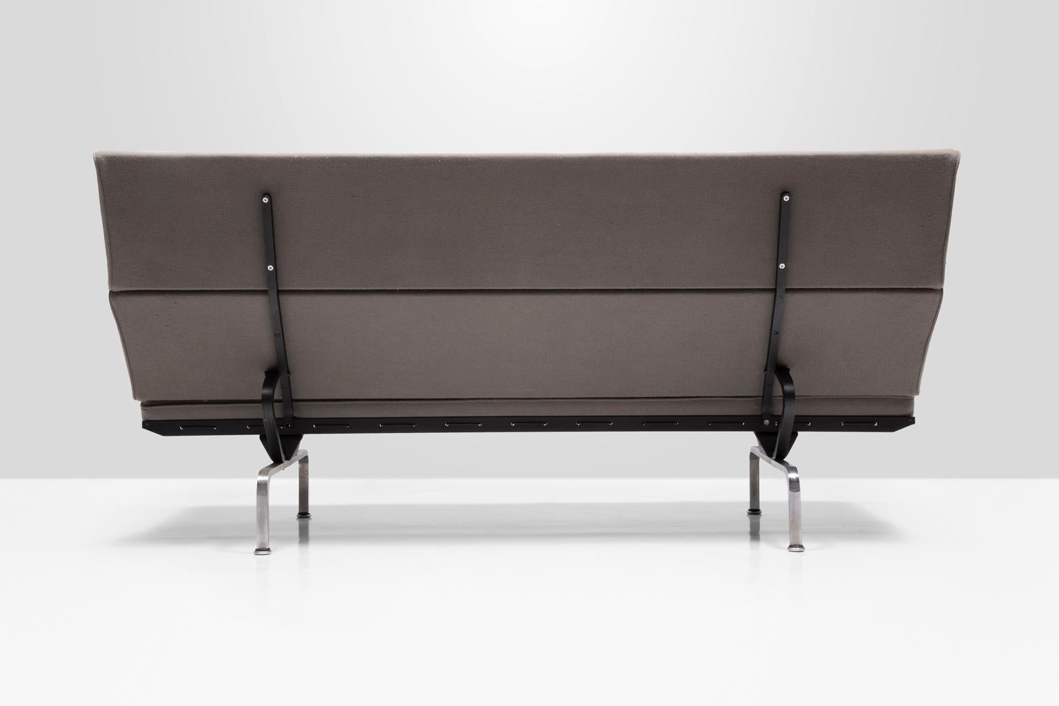 « Compact Sofa » Ray & Charles Eames cadeau Godparents à Eric Saarinen Bon état - En vente à Bloomfield Hills, MI