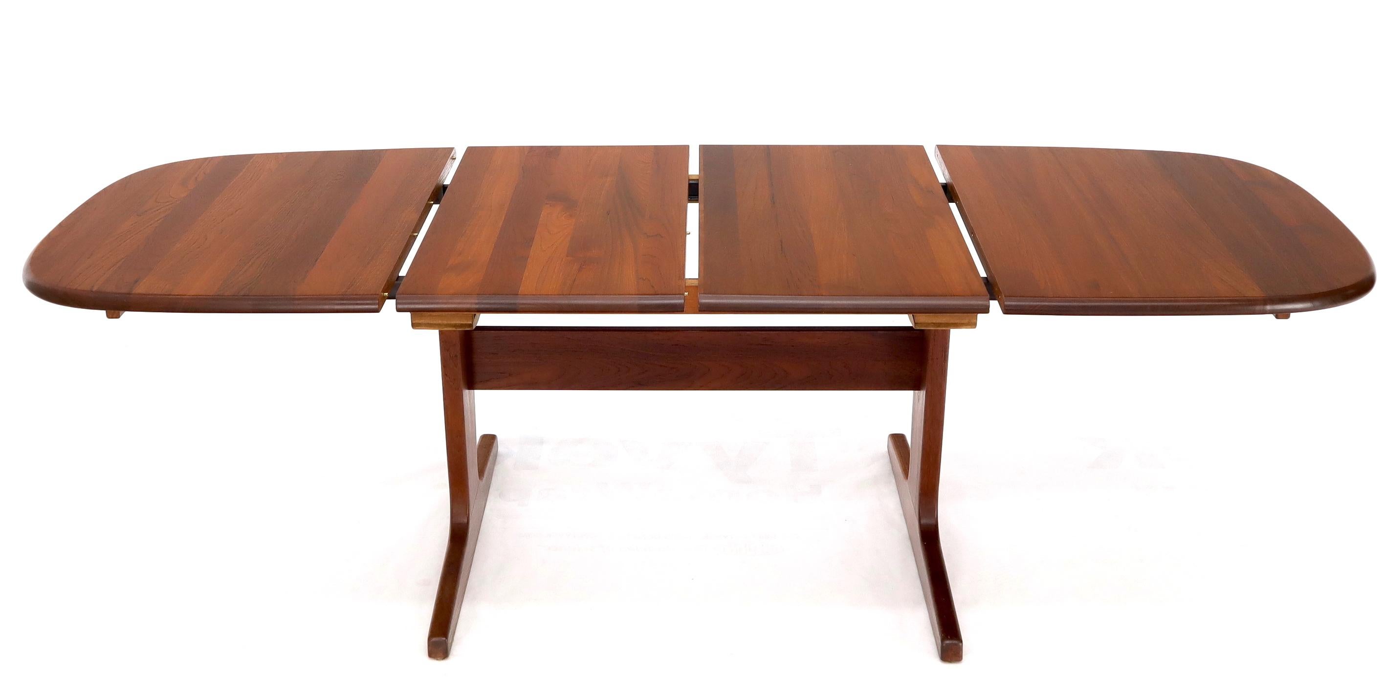 Compact Solid Teak Danish Mid-Century Modern Dining Table with Two Leaves For Sale 3