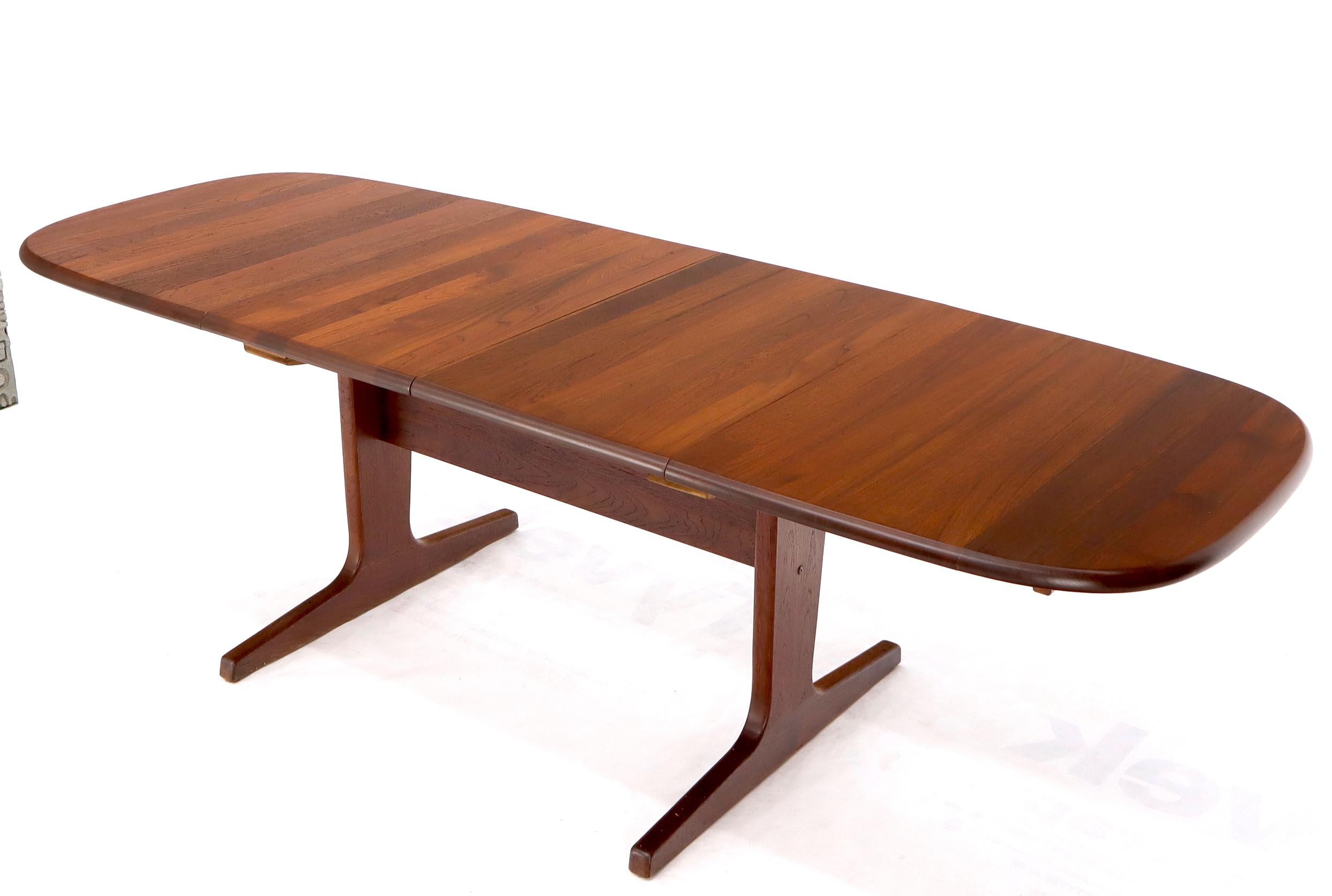 Compact Solid Teak Danish Mid-Century Modern Dining Table with Two Leaves For Sale 5