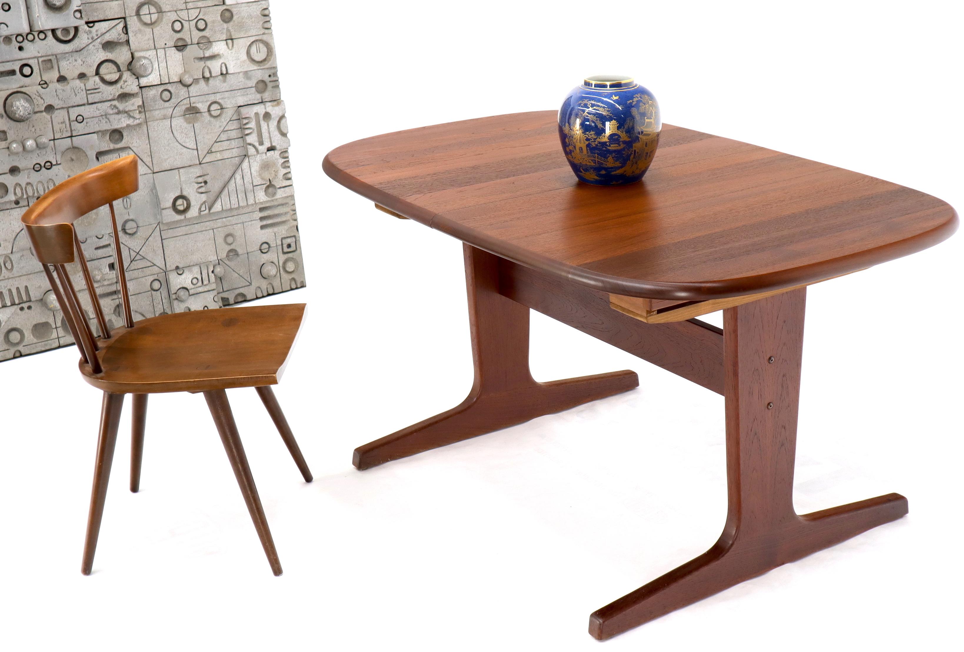 Compact Solid Teak Danish Mid-Century Modern Dining Table with Two Leaves For Sale 1