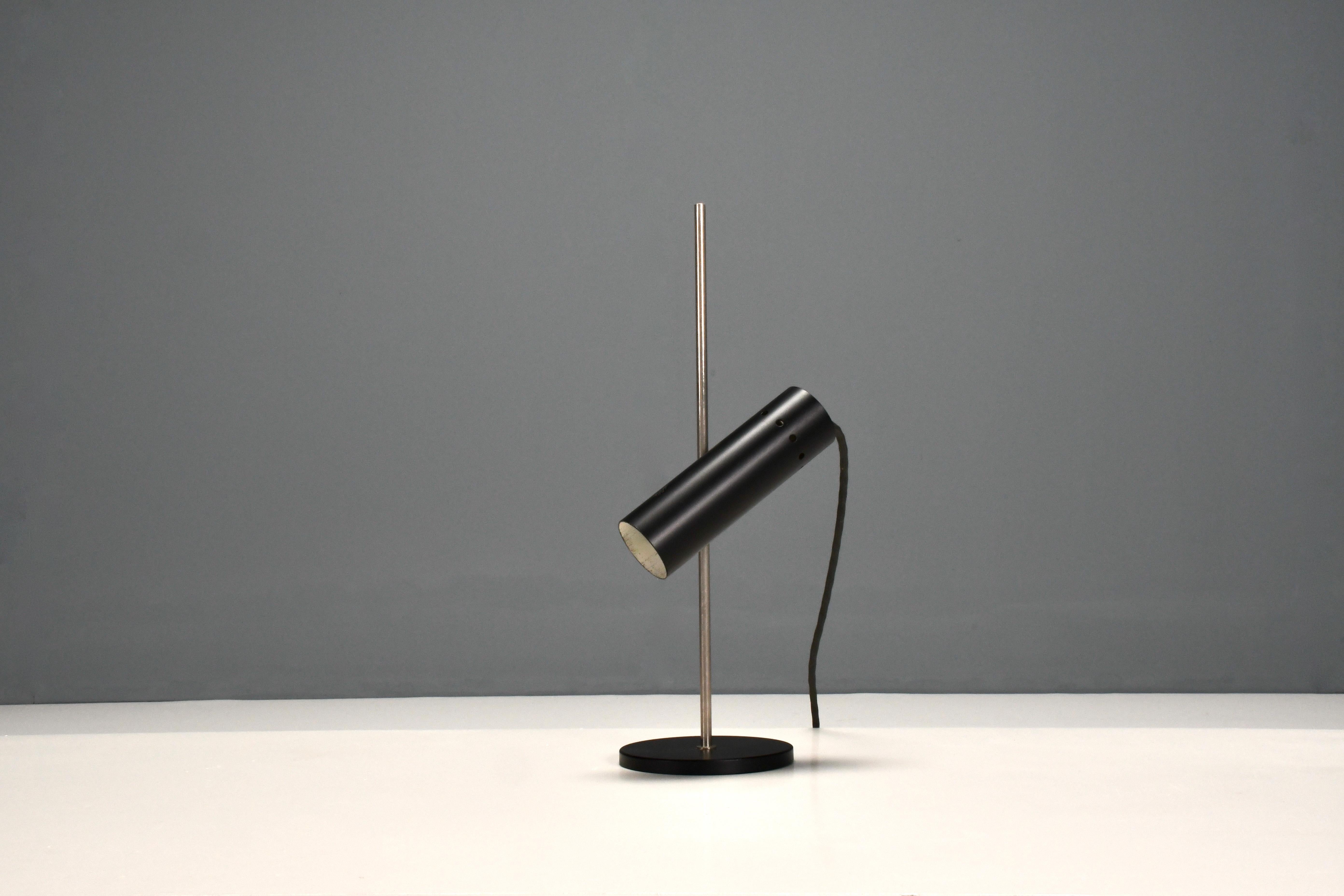 Minimalismo Lampada da tavolo compatta di Alain Richard per Disderot, Francia, anni '50 in vendita