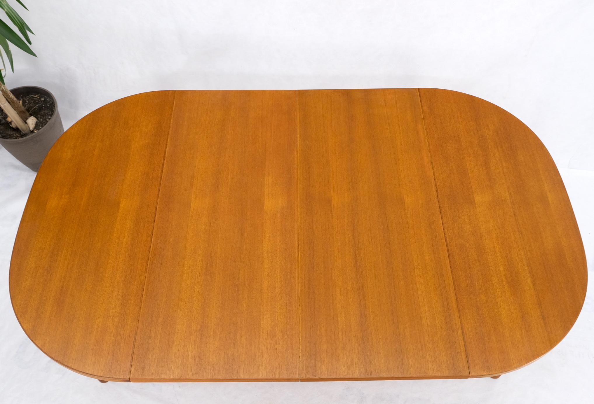 Danois Table de salle à manger compacte en teck d'origine danoise de style Modernity avec grandes rallonges de feuillage en vente