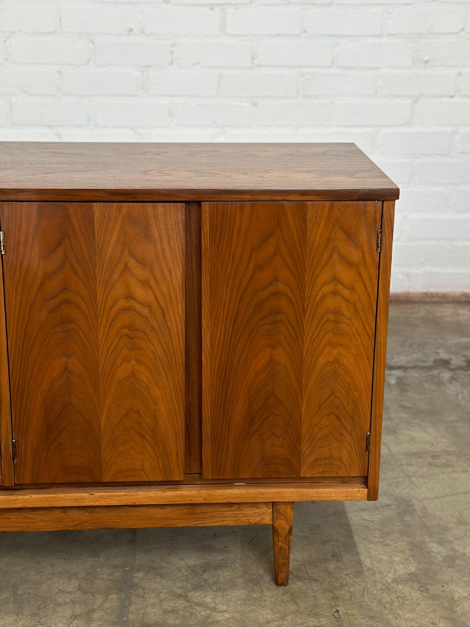 Compact Walnut Credenza by Basset 2