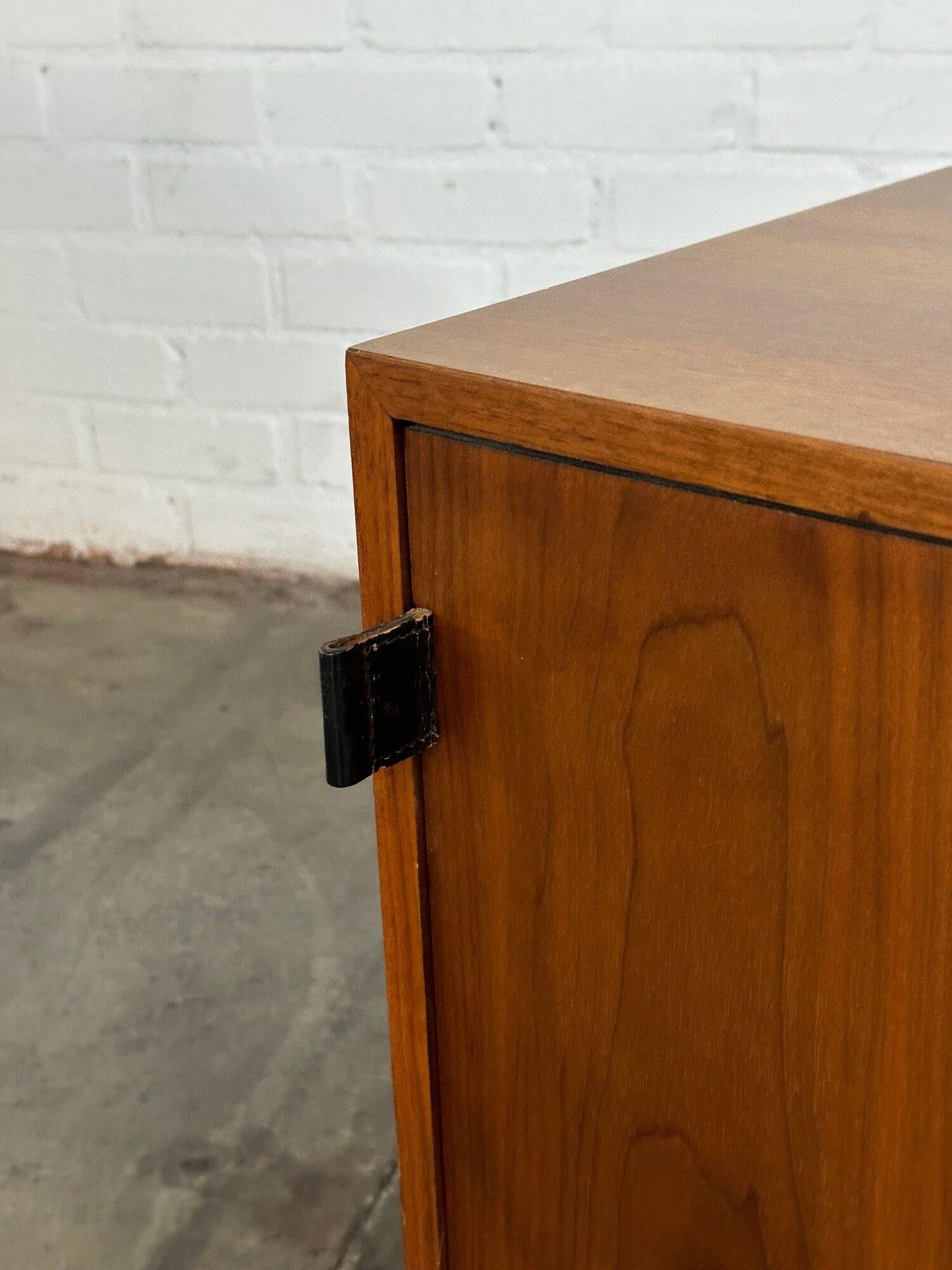 Compact walnut credenza by knoll For Sale 1