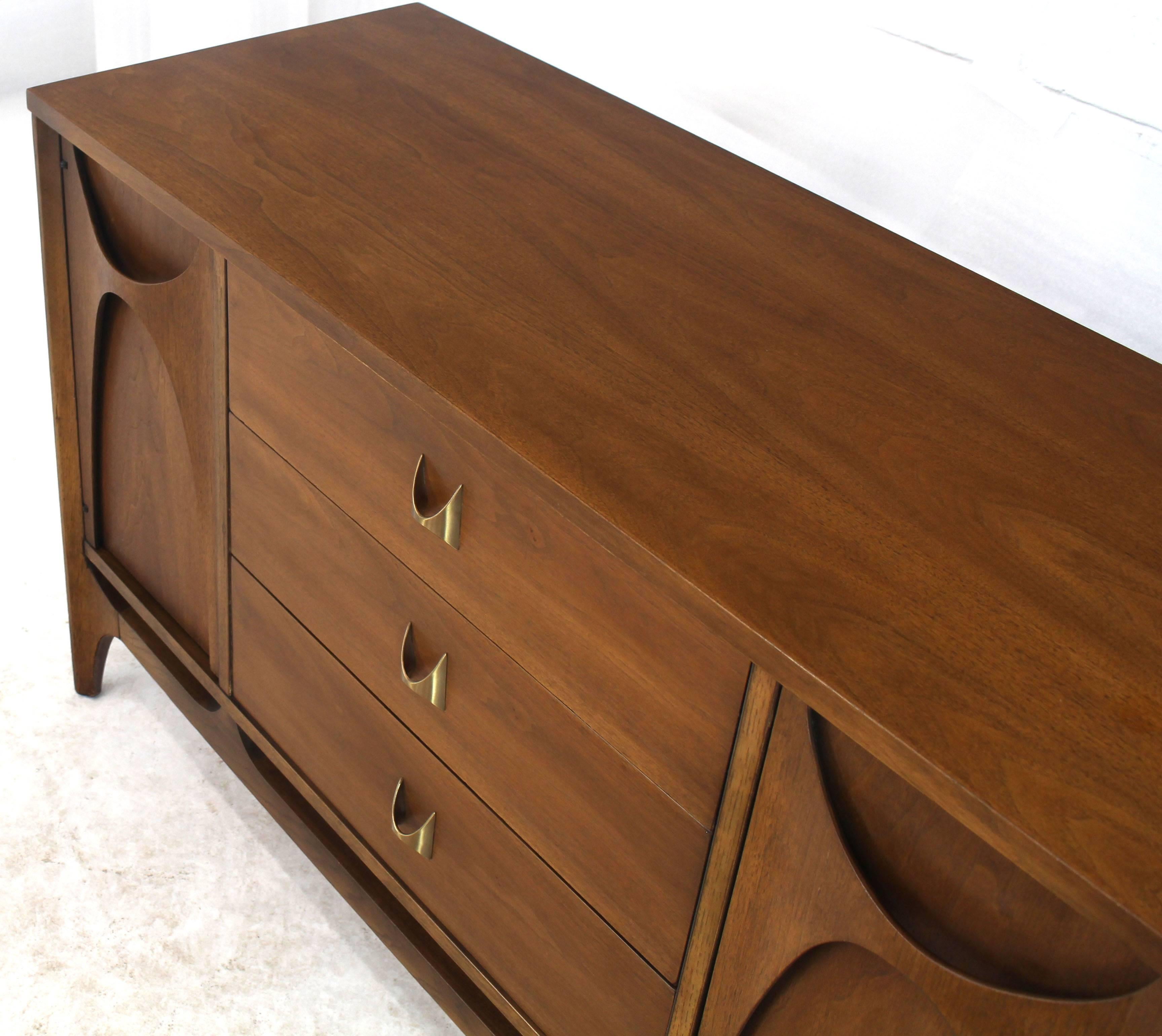 Mid-Century Modern Compact Walnut Dresser Sideboard with Molded Plywood Sculptural Elements 