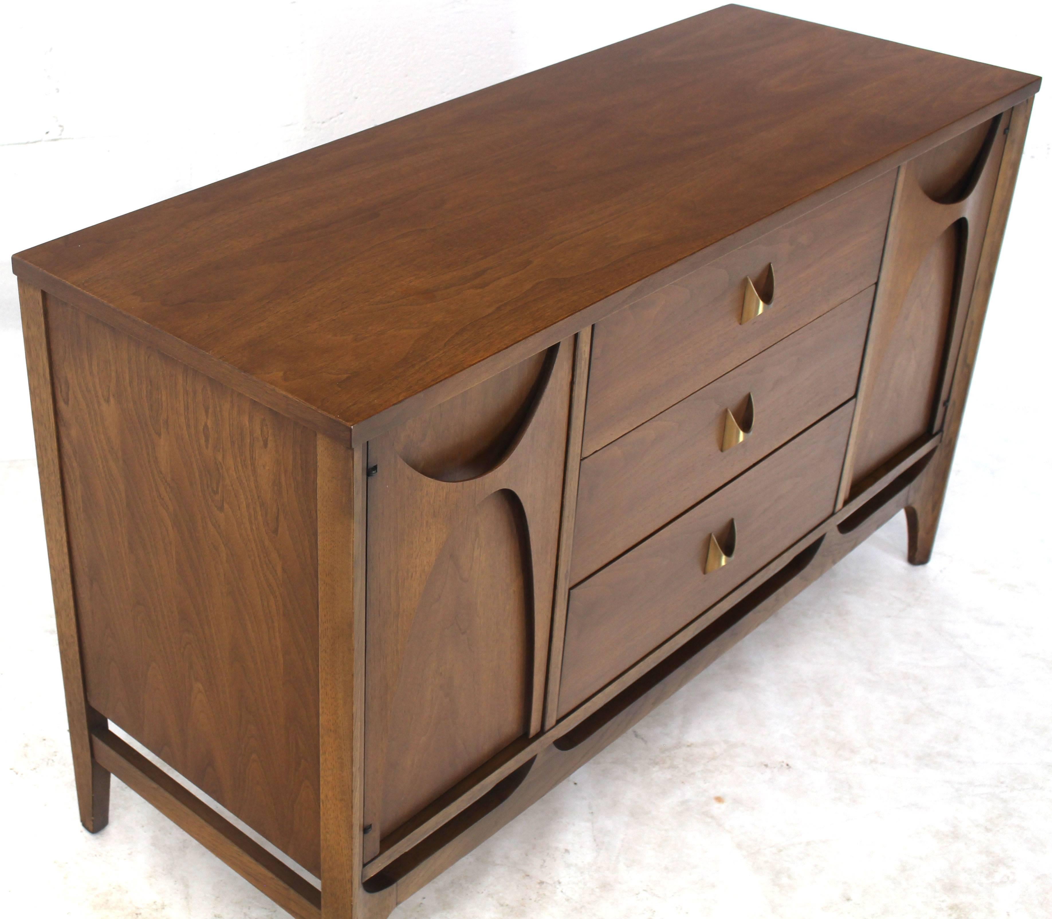Compact Walnut Dresser Sideboard with Molded Plywood Sculptural Elements  In Excellent Condition In Rockaway, NJ