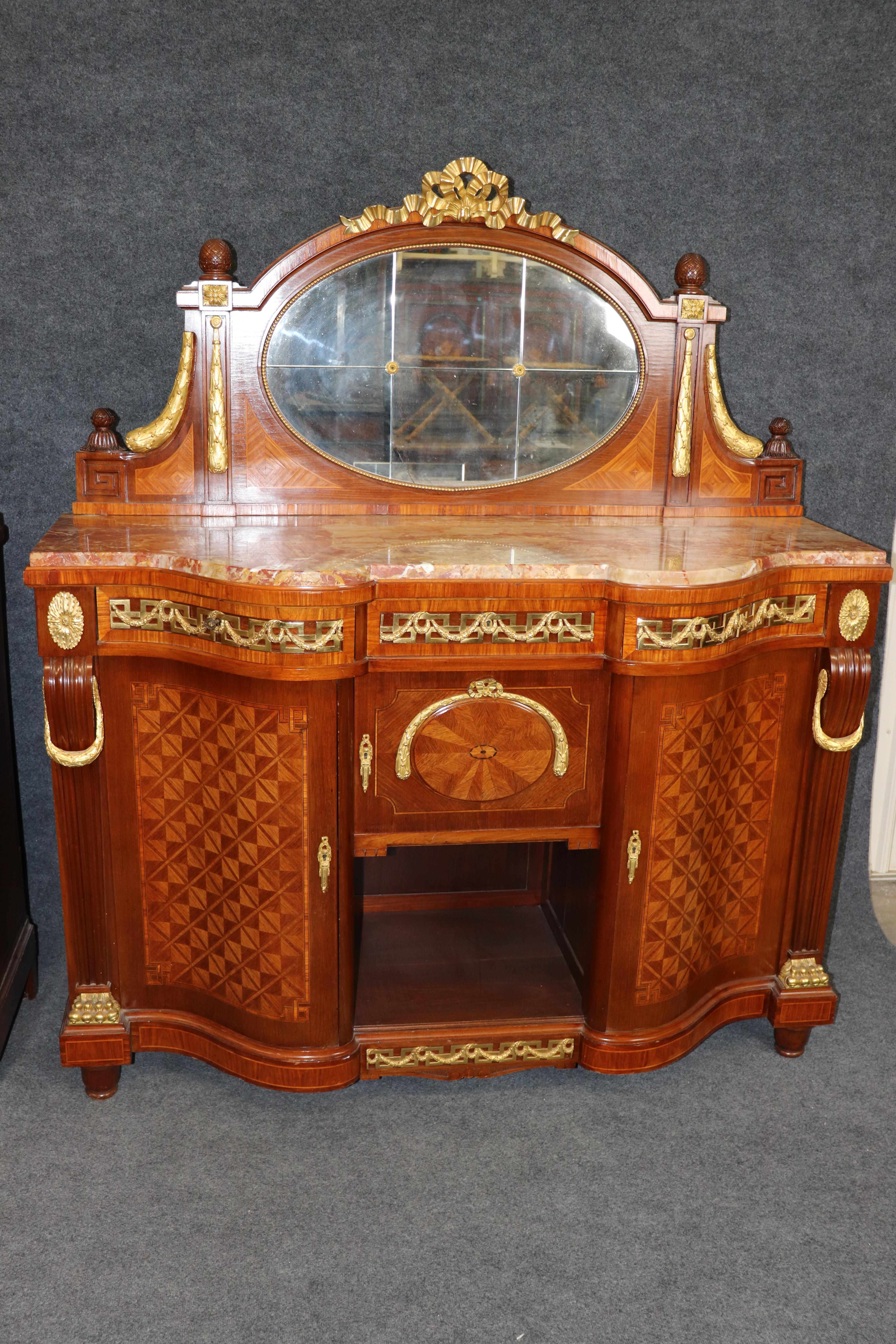 Francese Coppia di orologi francesi in bronzo dorato De Cooene Freres Attr. Buffet in vendita