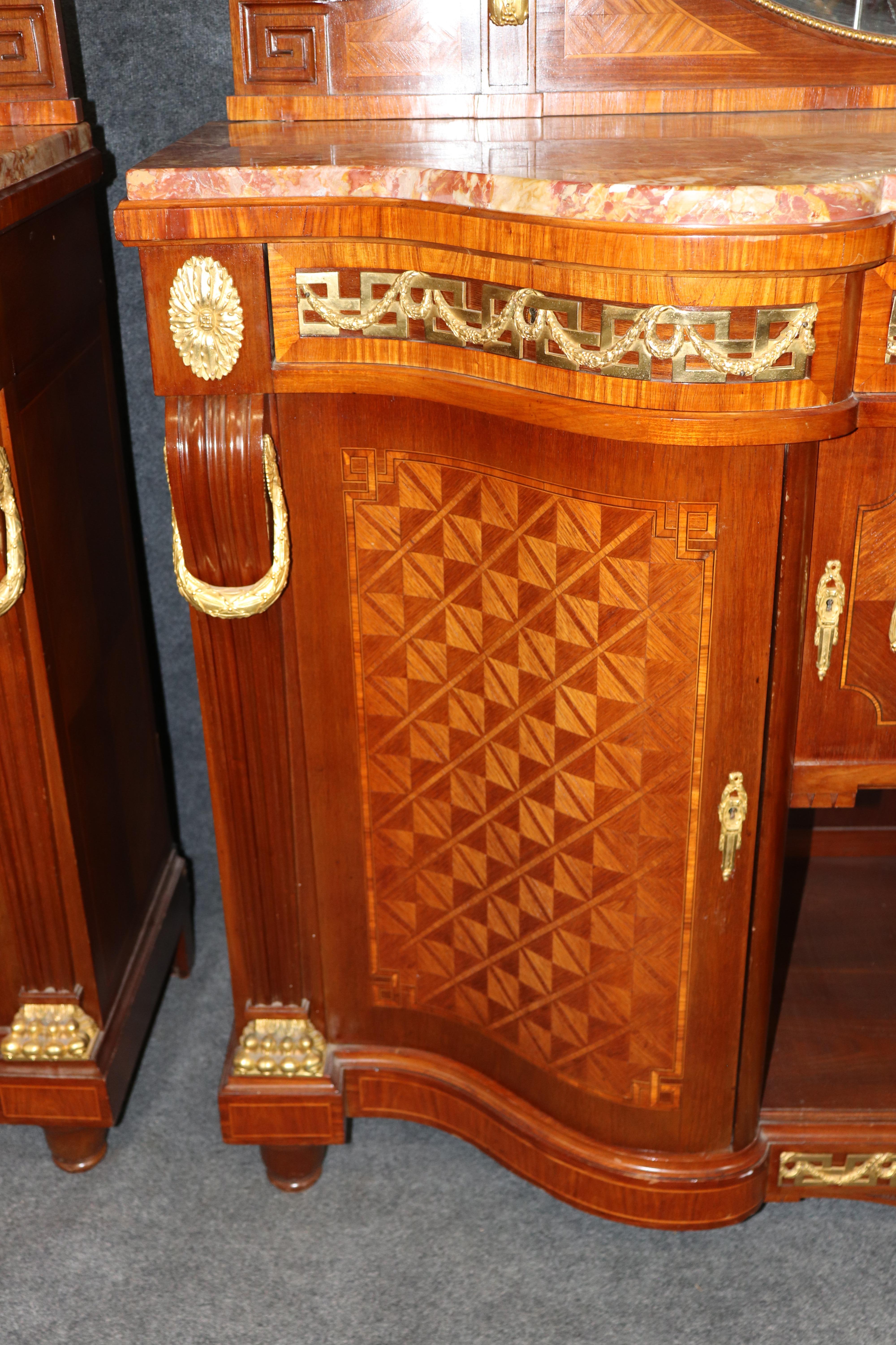 Coppia di orologi francesi in bronzo dorato De Cooene Freres Attr. Buffet in vendita 1