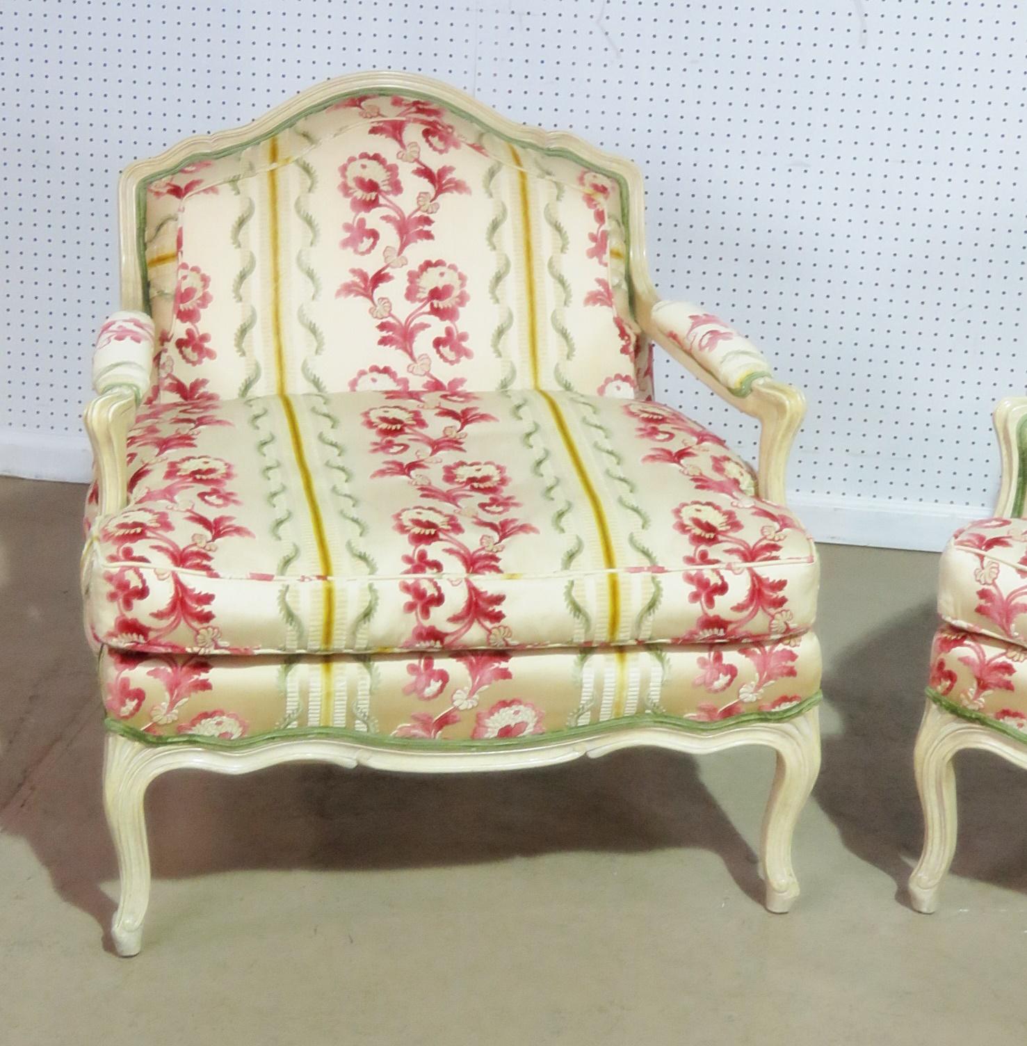 Ein Paar Stühle im Louis-XV-Stil im Stil von Companion (Louis XV.) im Angebot