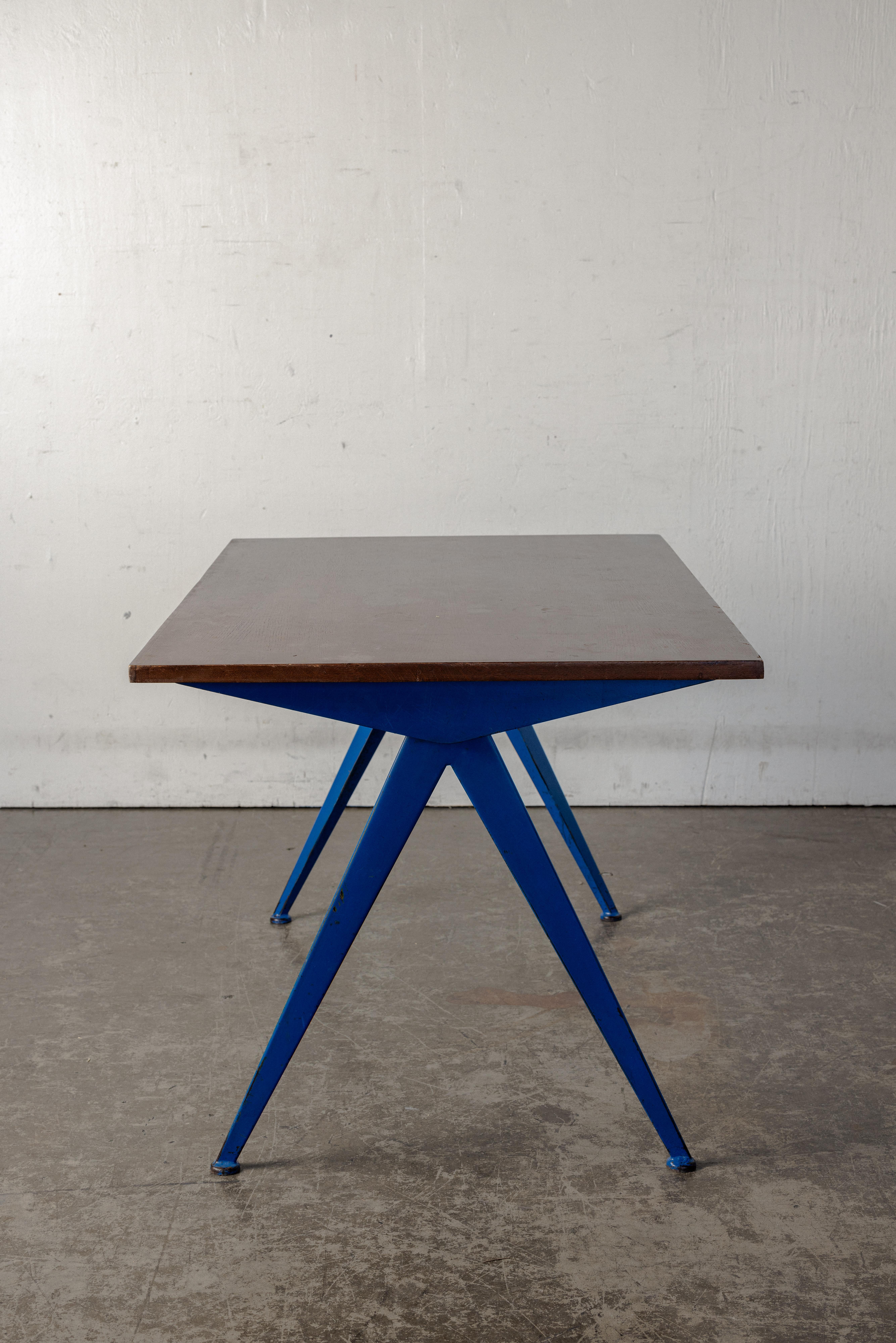 Mid-Century Modern Table à compas par Jean Prouvé en vente