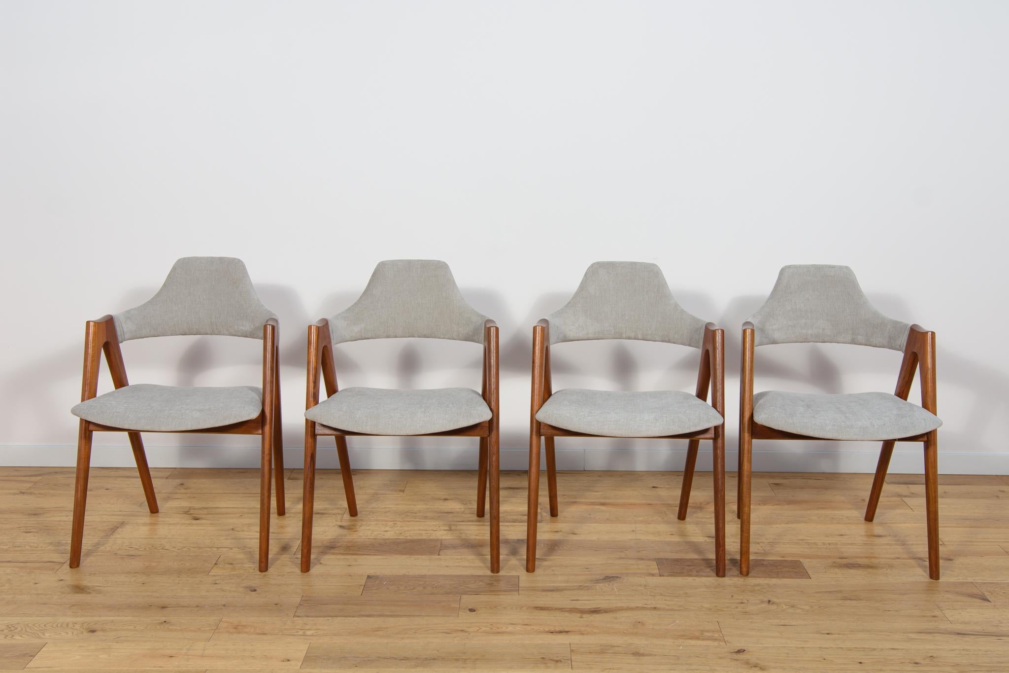 Ensemble de chaises 4 ''Compass'', conçues en 1958 par Kai Kristiansen pour SVA Møbler et fabriquées au Danemark. Forme ergonomique, caractérisée par un grand confort. Entièrement restauré. Le bois de teck a été nettoyé de l'ancienne couche de