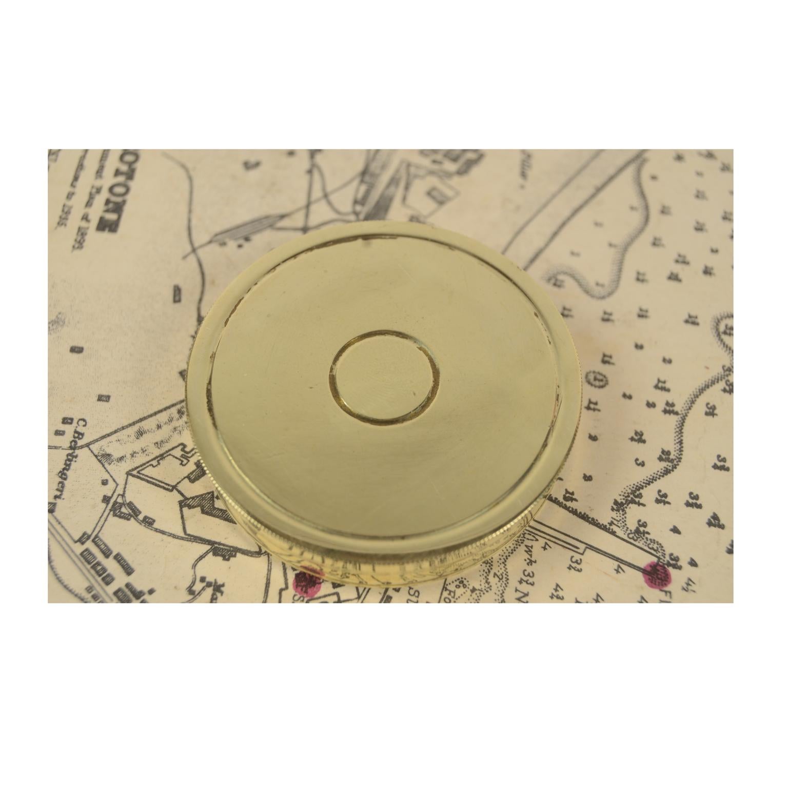 Early 20th Century 1900s French Manufacture Antique Pocket Magnetic Compass Made of Turned Brass 