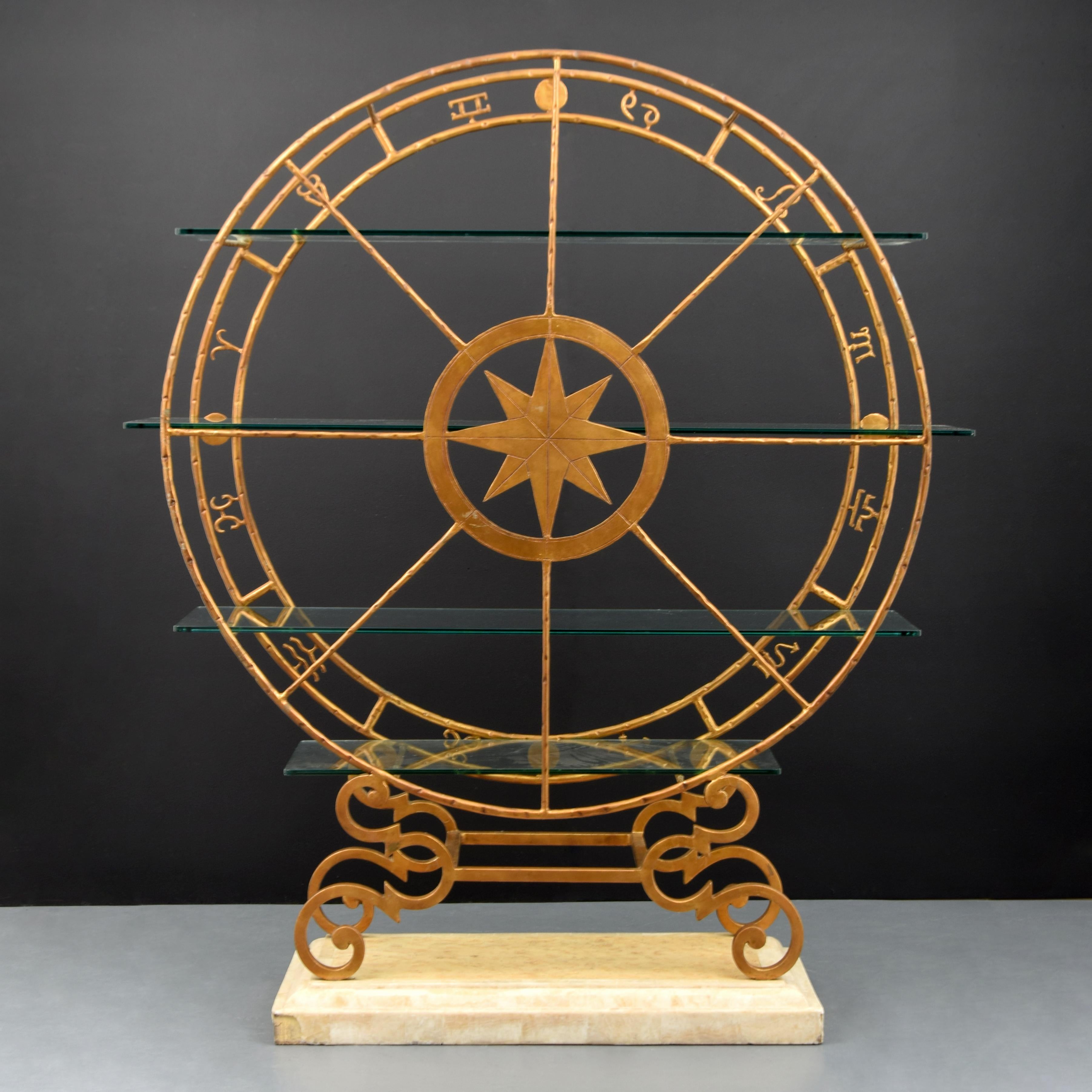 Vitrina / Estantería Rosa de los vientos y Zodíaco Atribuida a Hermes, Tienda Hermes de París siglo XX en venta