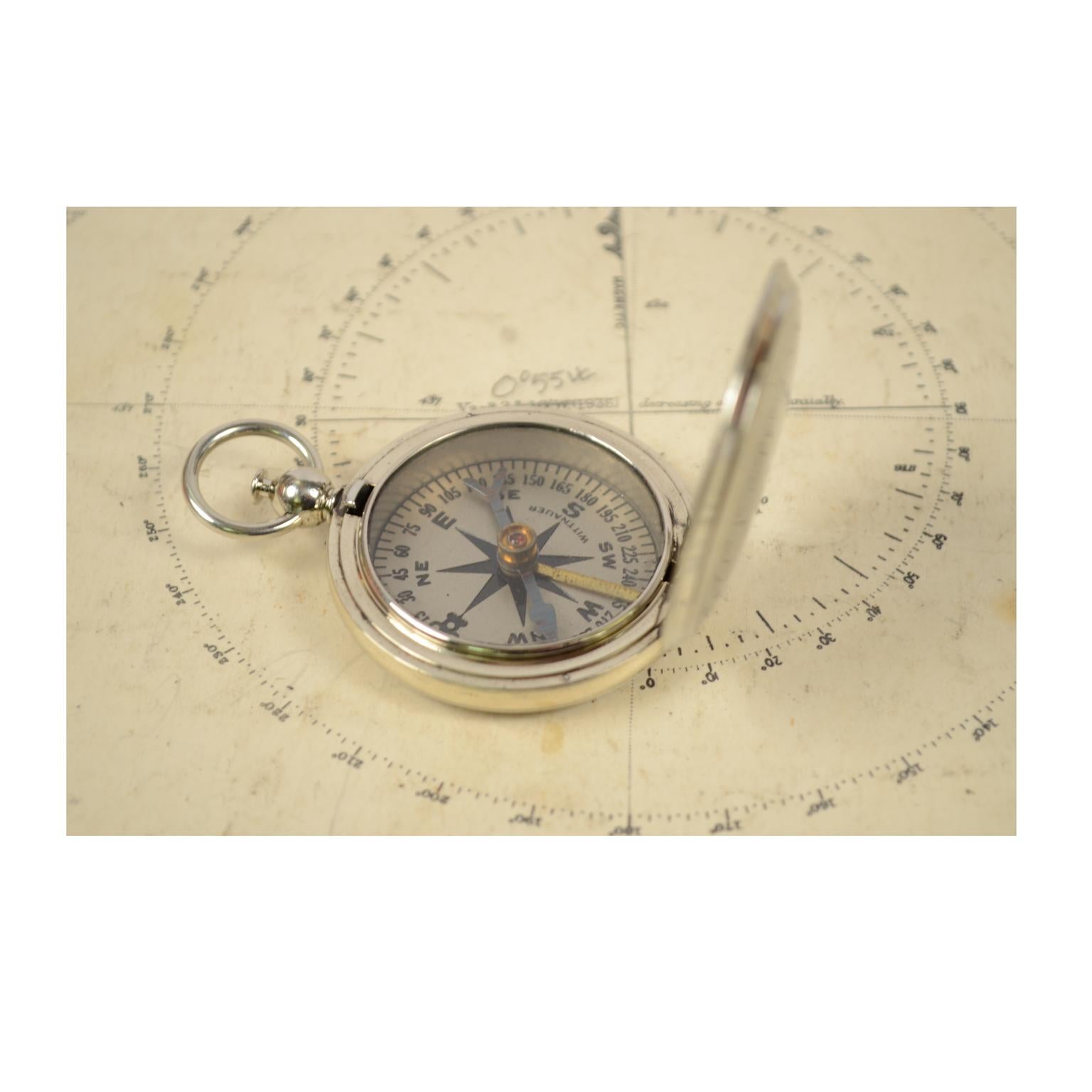 Compass Used by the American Aviation Officers in the 1920s Signed Wittnauer In Good Condition In Milan, IT