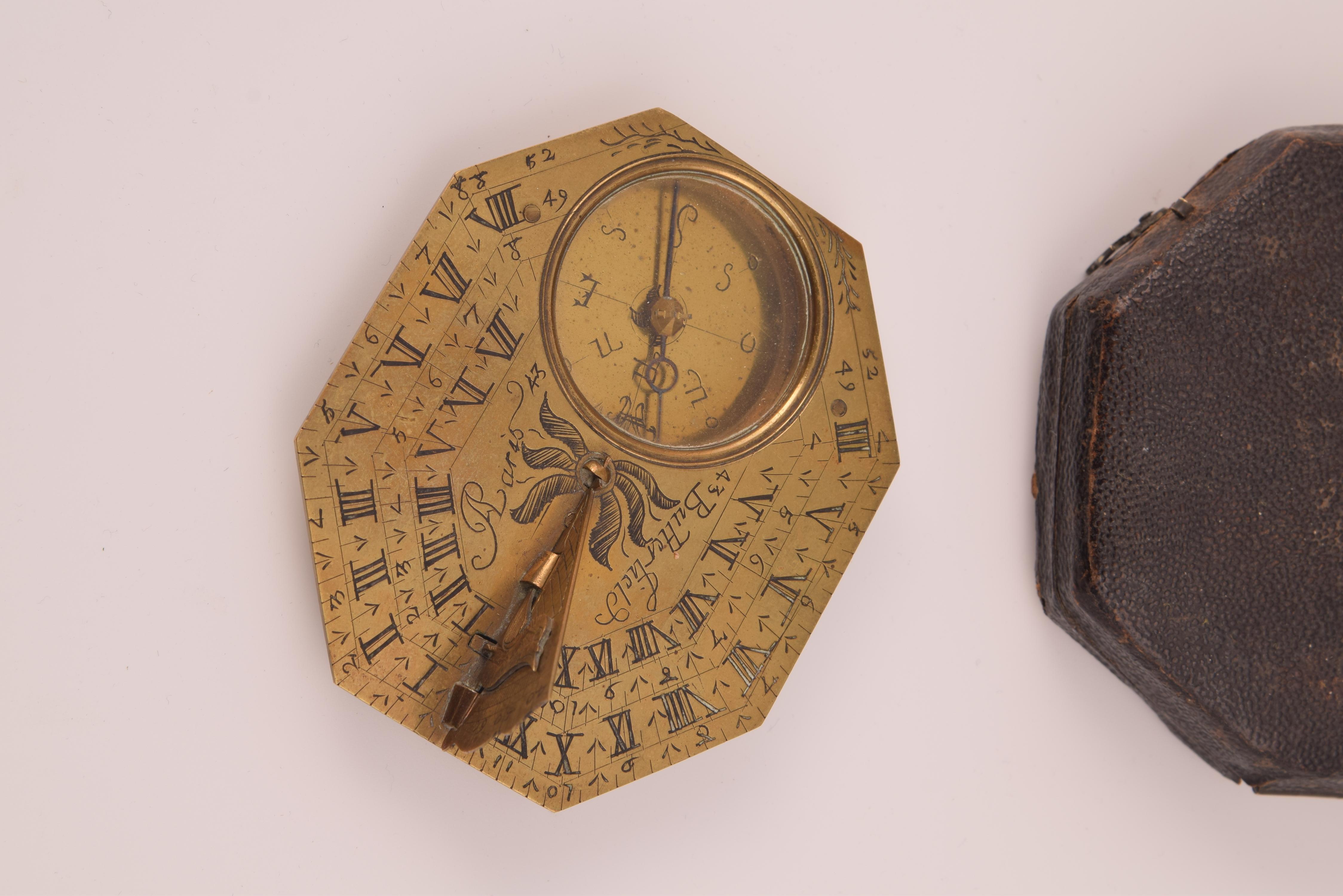 Français Compass avec cadran de poche Sundial, avec étui, bronze, Butterfield, Michael 1635-1724 en vente