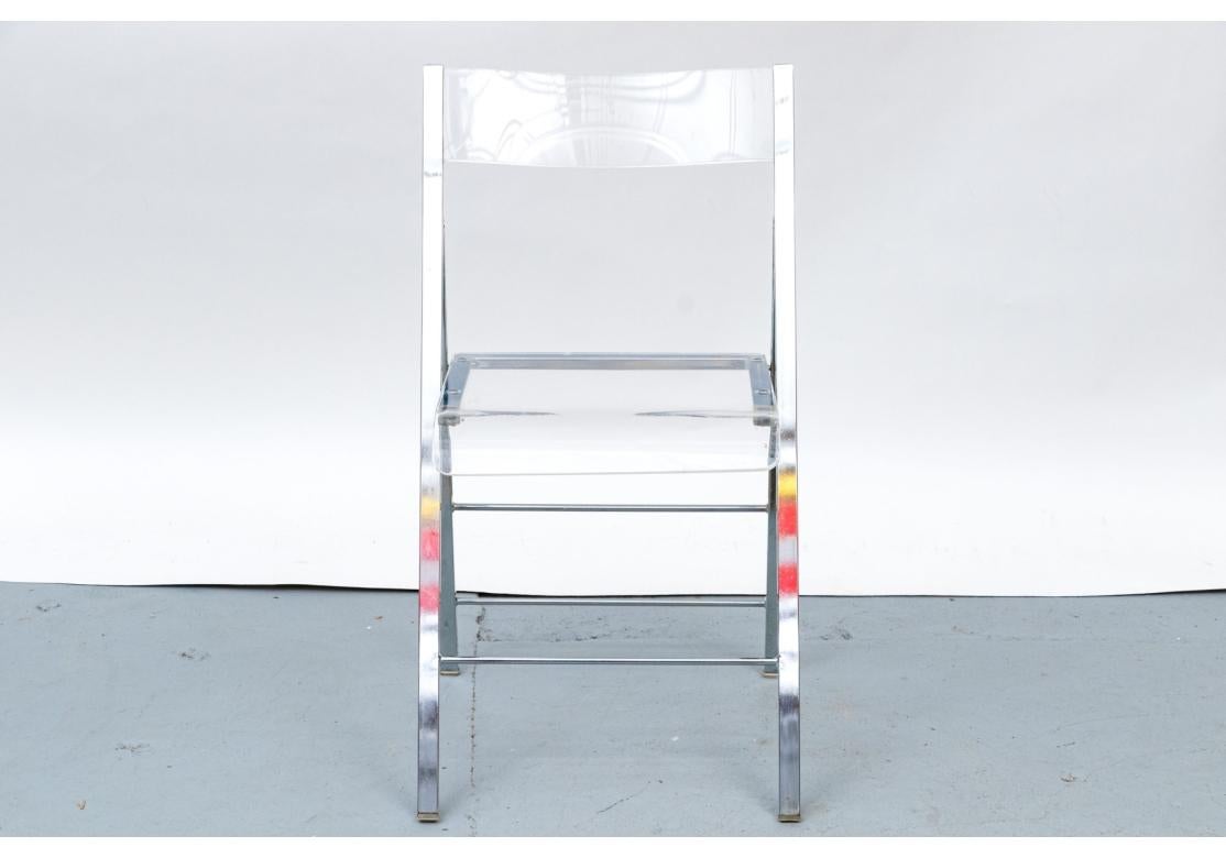 Métal Groupe compatible de 7 chaises pliantes en acrylique en vente