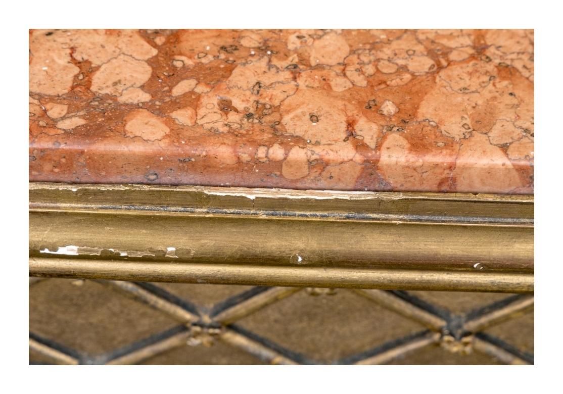 Coppia compatibile di console antiche in legno dorato con piani in marmo in vendita 8