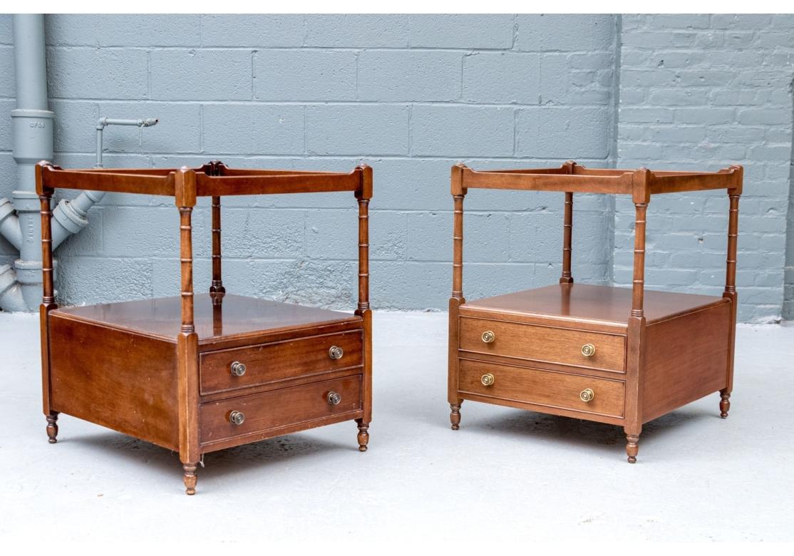 Paire de tables d'appoint anglaises à étages en acajou de Wood and Hogan Inc. en vente 3