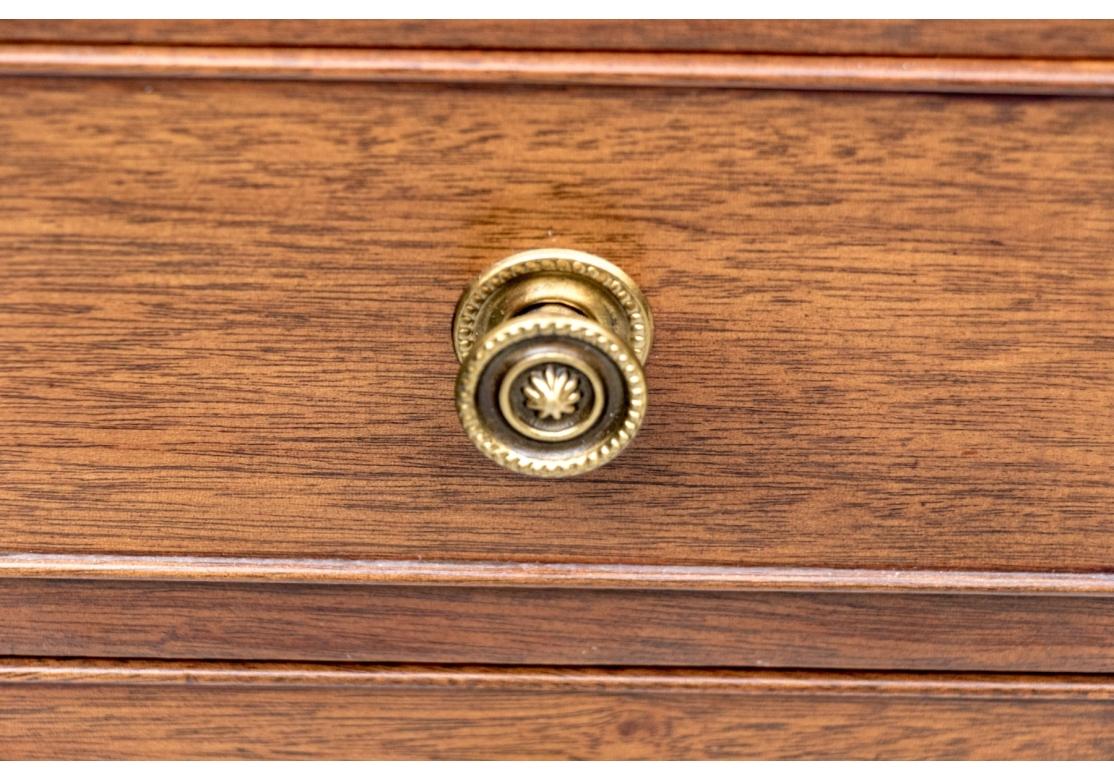 Paire de tables d'appoint anglaises à étages en acajou de Wood and Hogan Inc. en vente 1