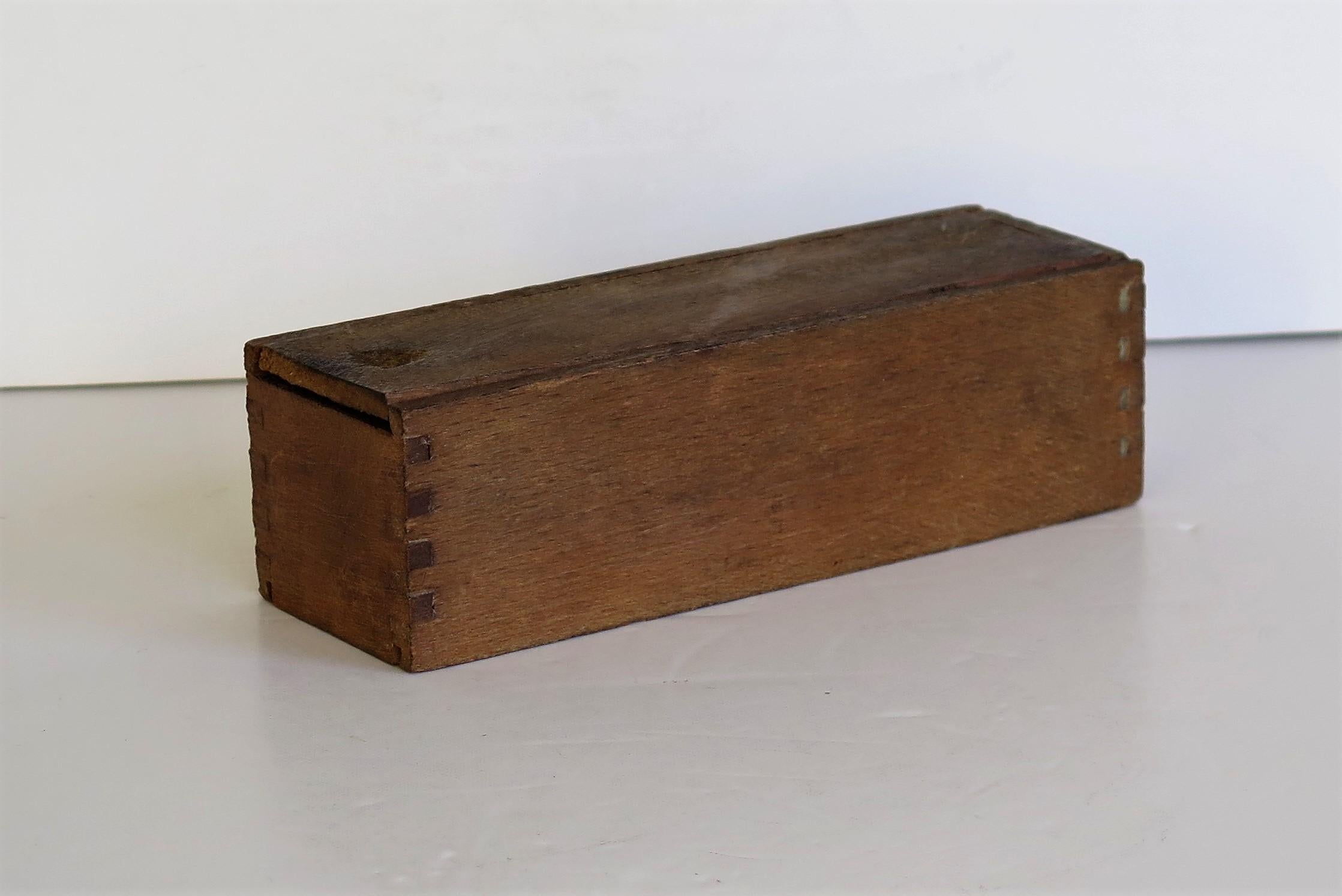 Complete 19th Century Domino Game in Hardwood Jointed Box, circa 1870 3