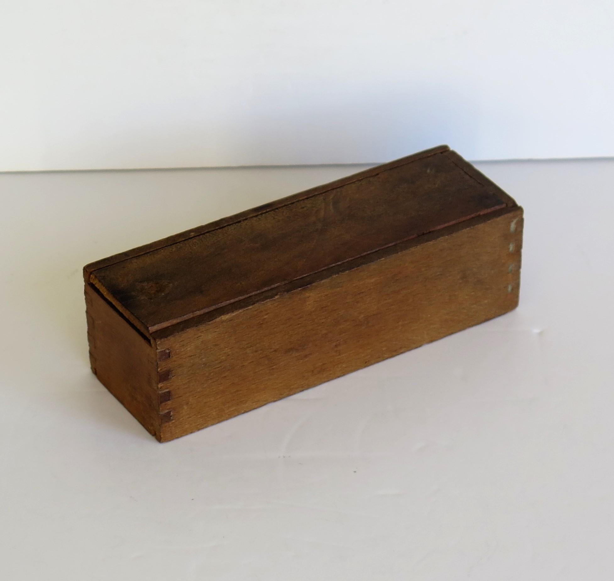 Complete 19th Century Domino Game in Hardwood Jointed Box, circa 1870 4