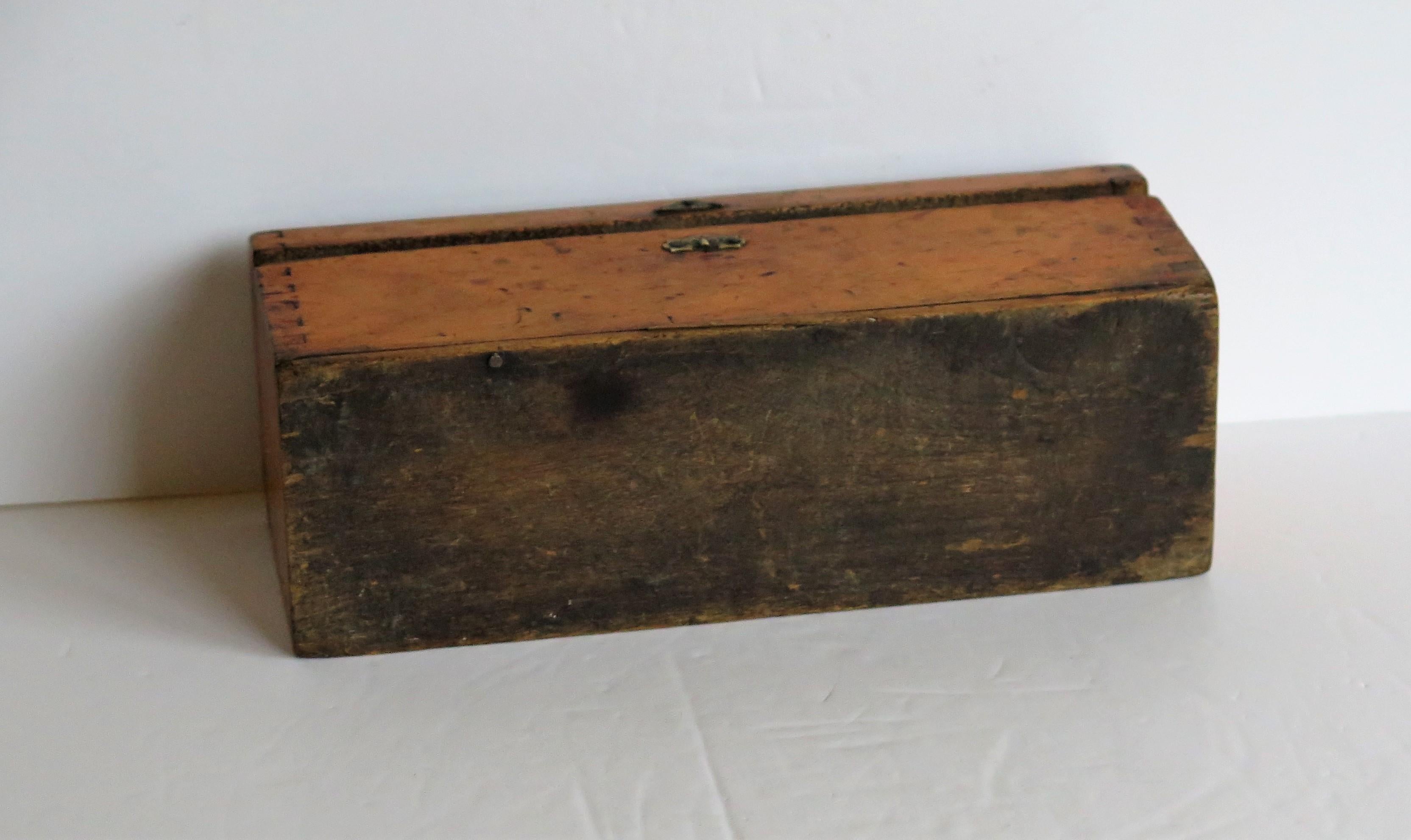 Complete 19th Century Domino Game in Hardwood Jointed Box, circa 1870 6