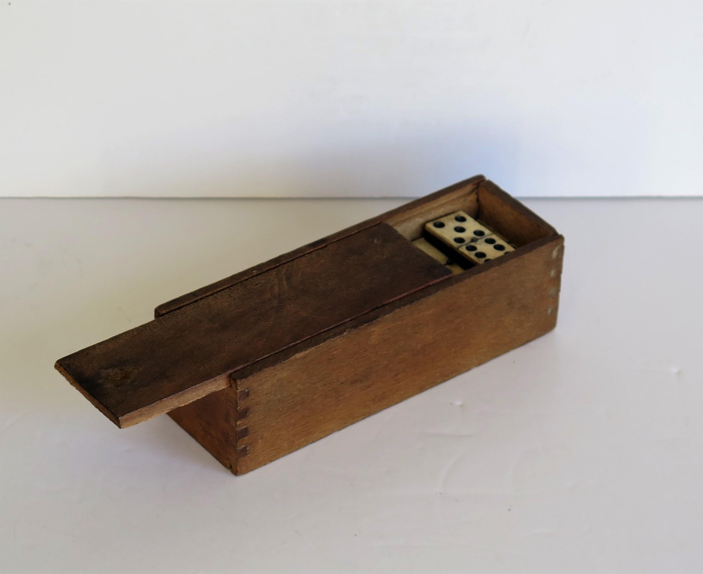 English Complete 19th Century Domino Game in Hardwood Jointed Box, circa 1870